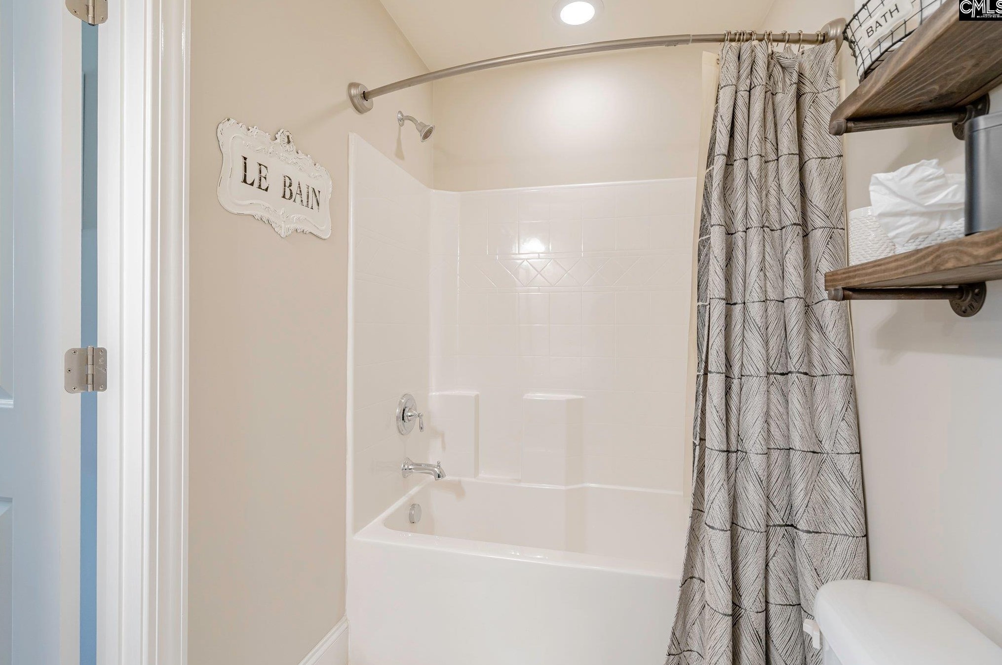 688 Gladiolus Dr, Columbia SC 29229-6904 exterior