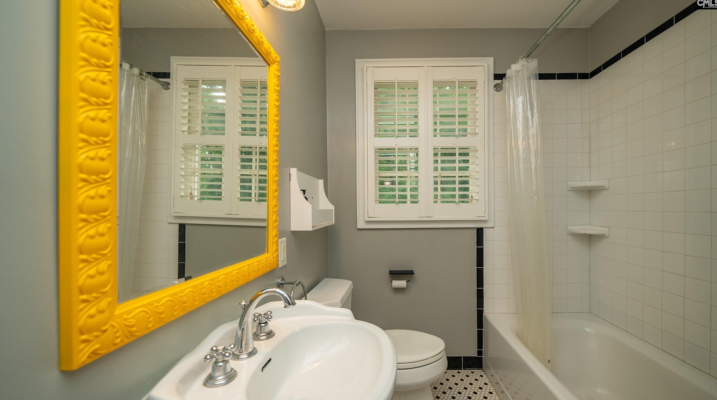 121 Academy Way, Columbia SC 29206-1445 exterior