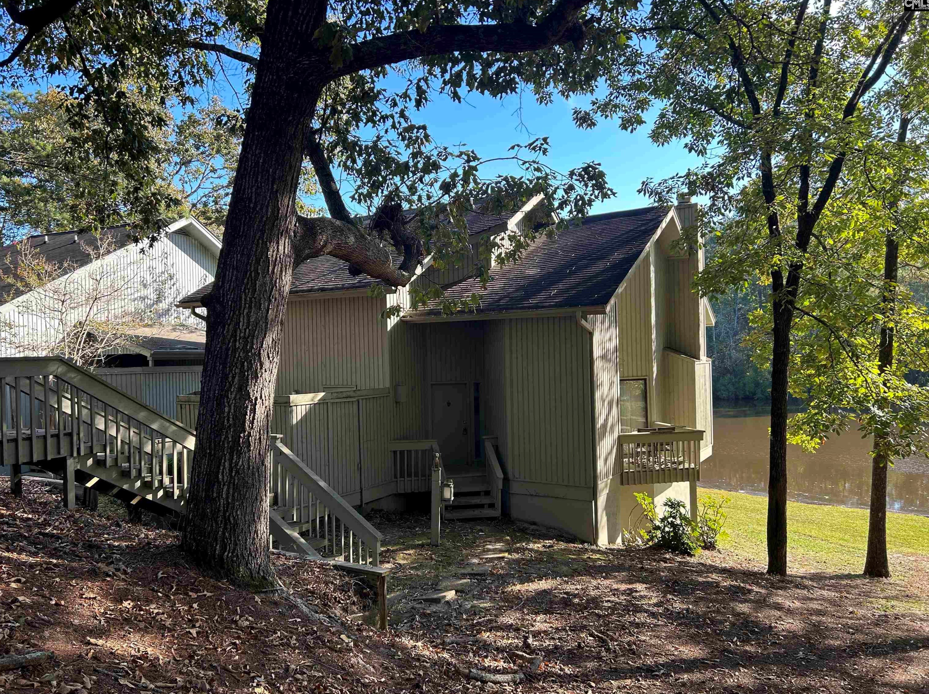 82 Ridge Lake Dr, Columbia, SC 29209-4213