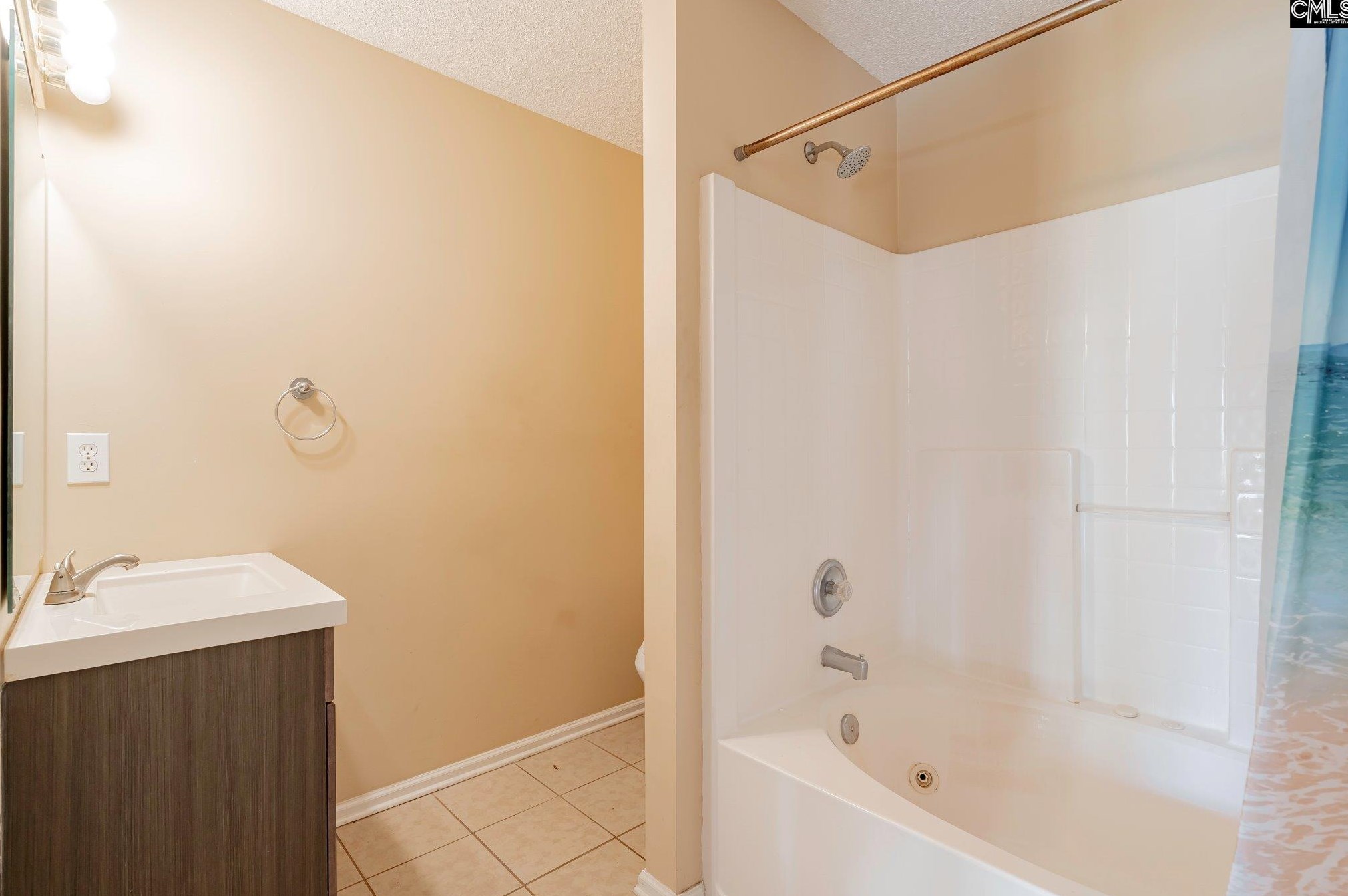 208 Gln Knl Dr, Columbia SC 29229-9245 exterior