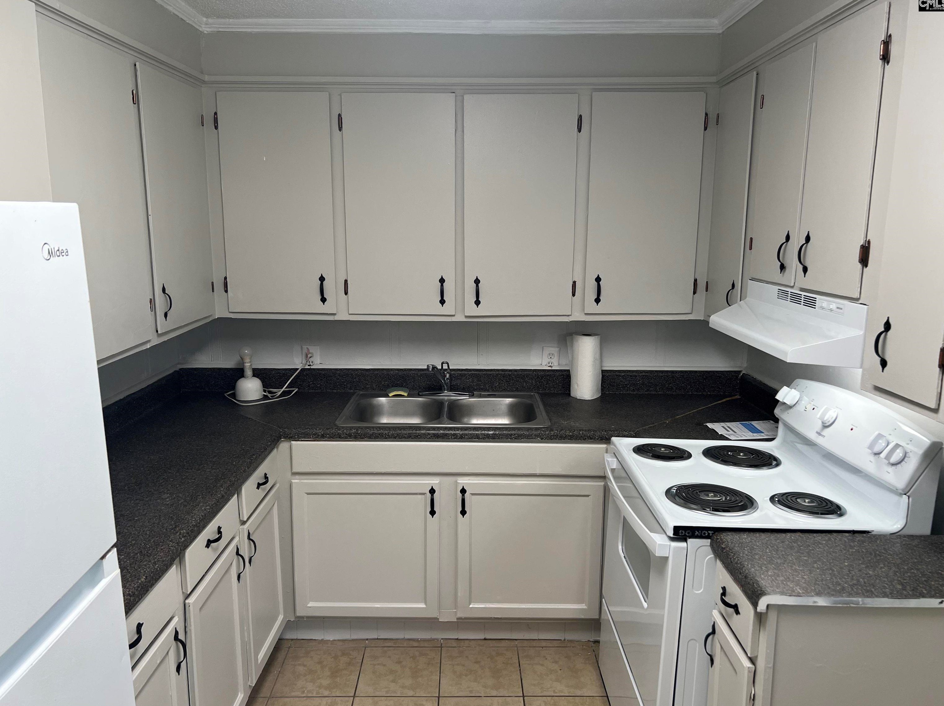 1900 River Birch Dr, Sumter SC  29150-8786 exterior