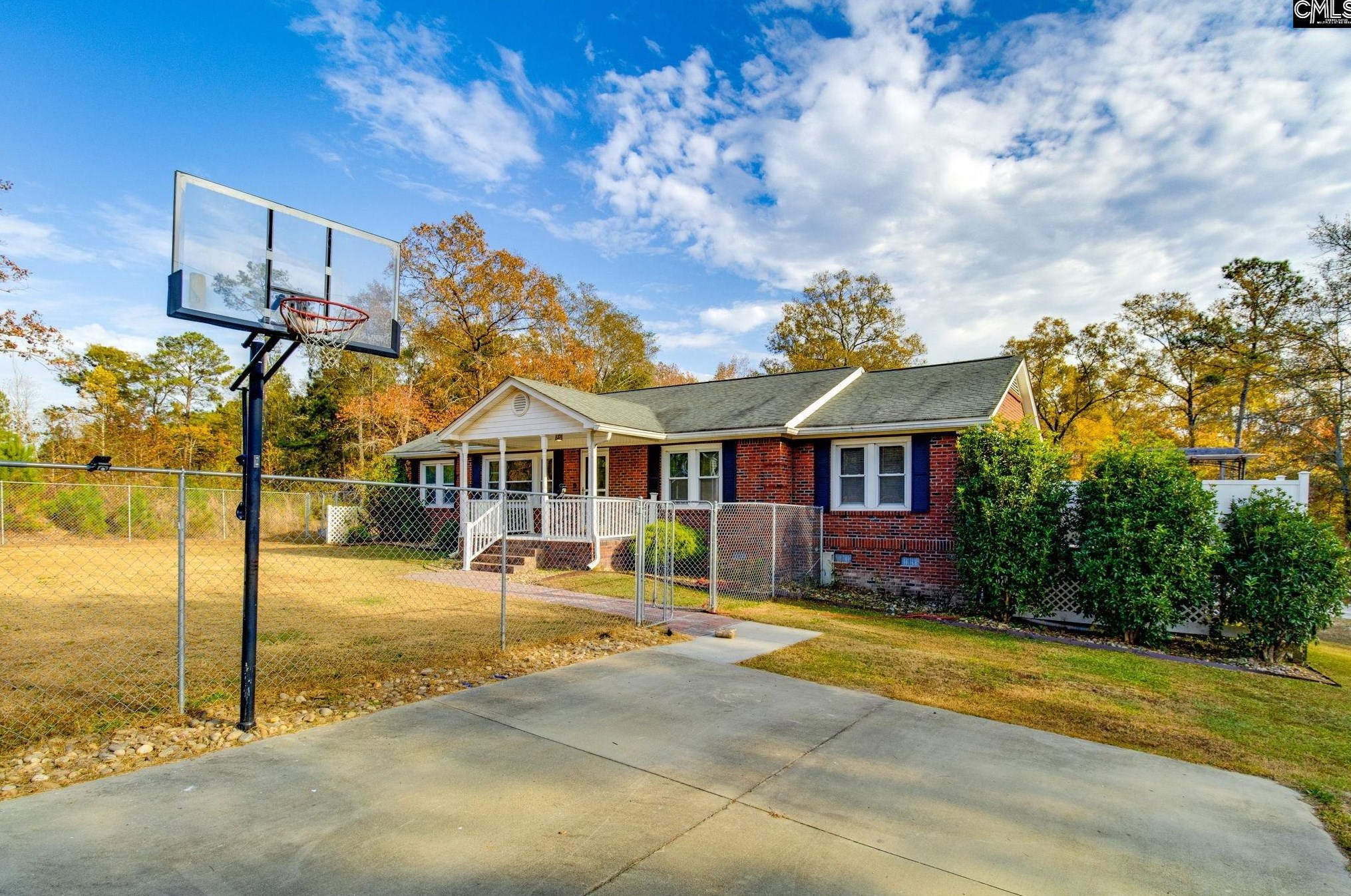 813 Pebble Ln, Lugoff, SC 29078