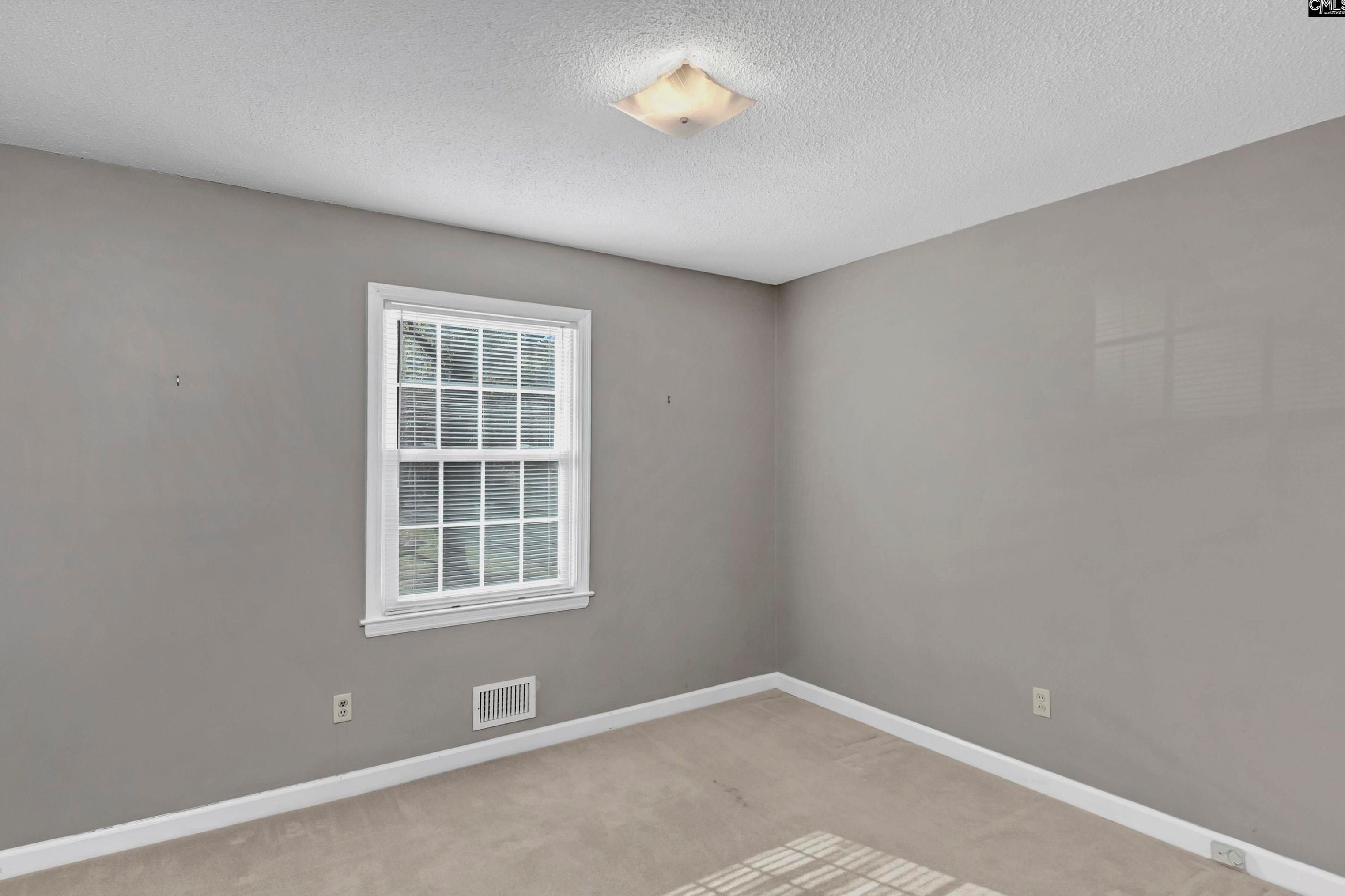 5919 Gill Crk Rd, Columbia SC 29206-4320 exterior