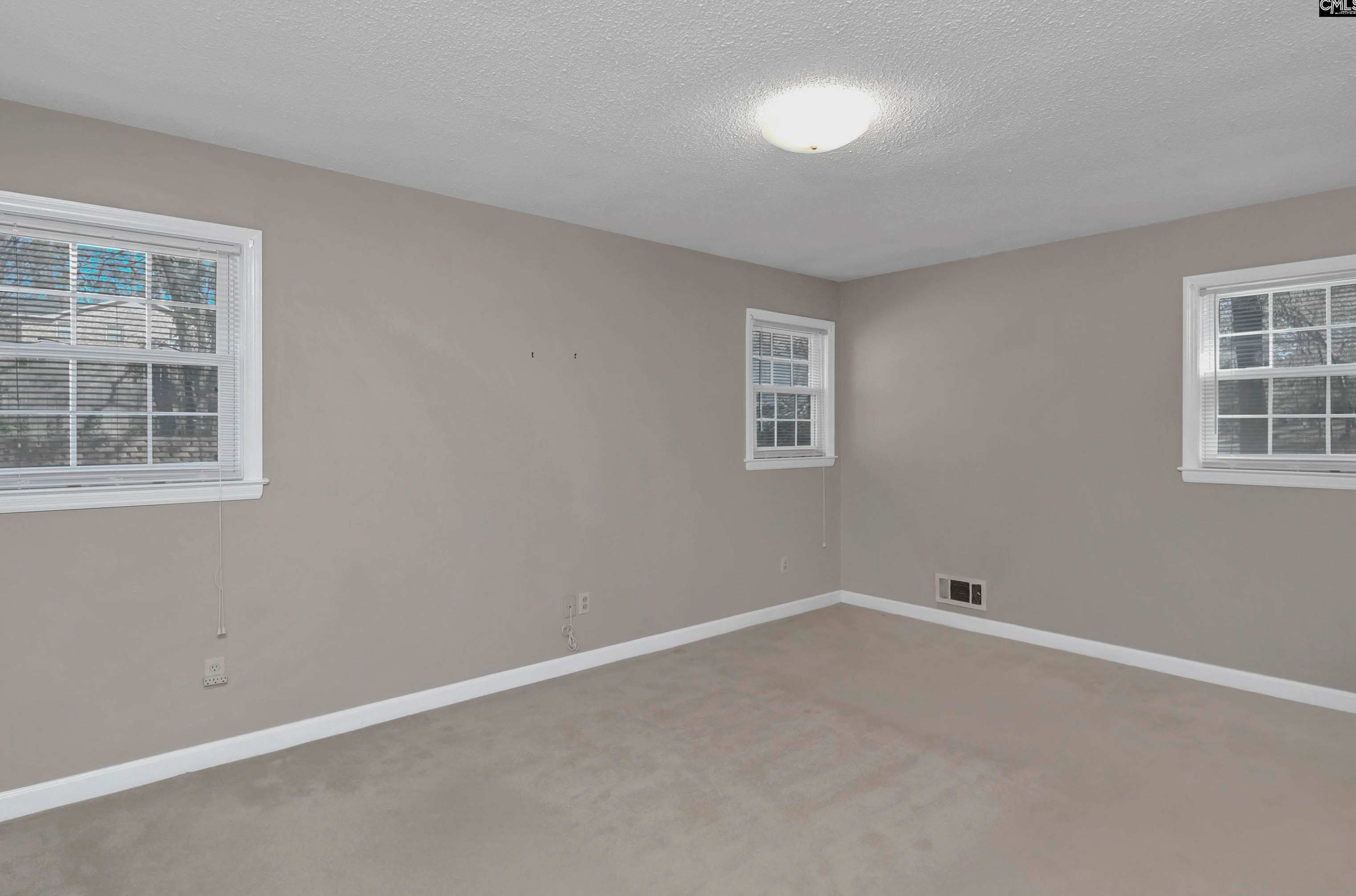 5919 Gill Crk Rd, Columbia SC 29206-4320 exterior