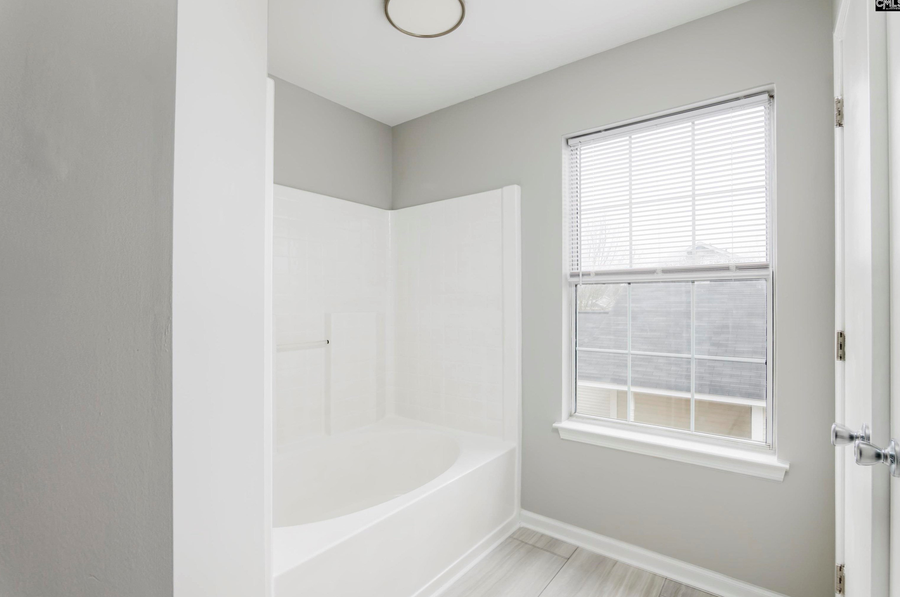 116 Creek Way Ln, Columbia SC  29209-5720 exterior