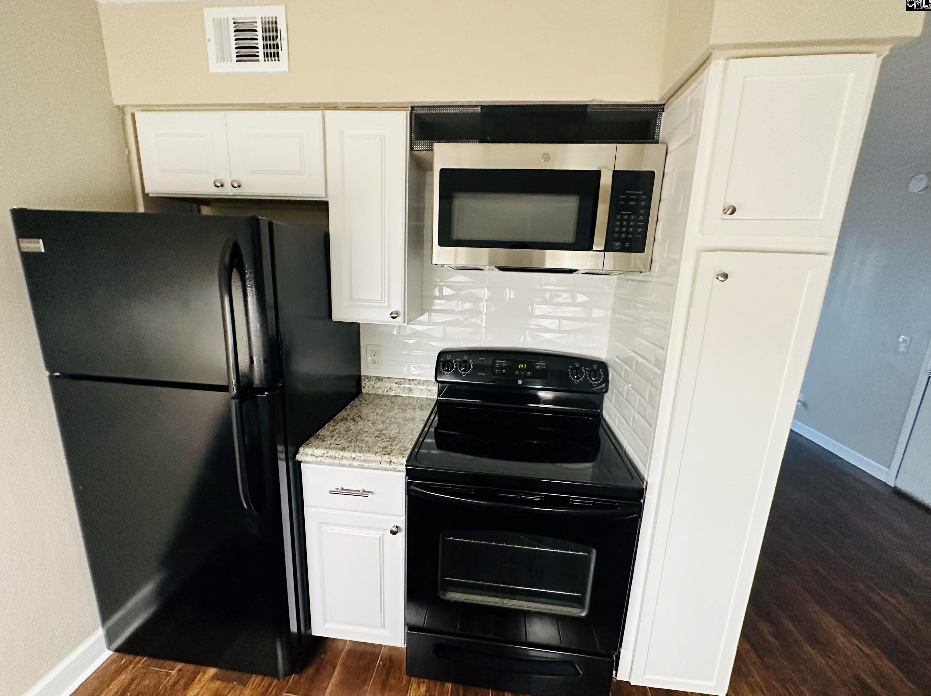 1003 Old Mnr Rd, Columbia SC 29210-6523 exterior