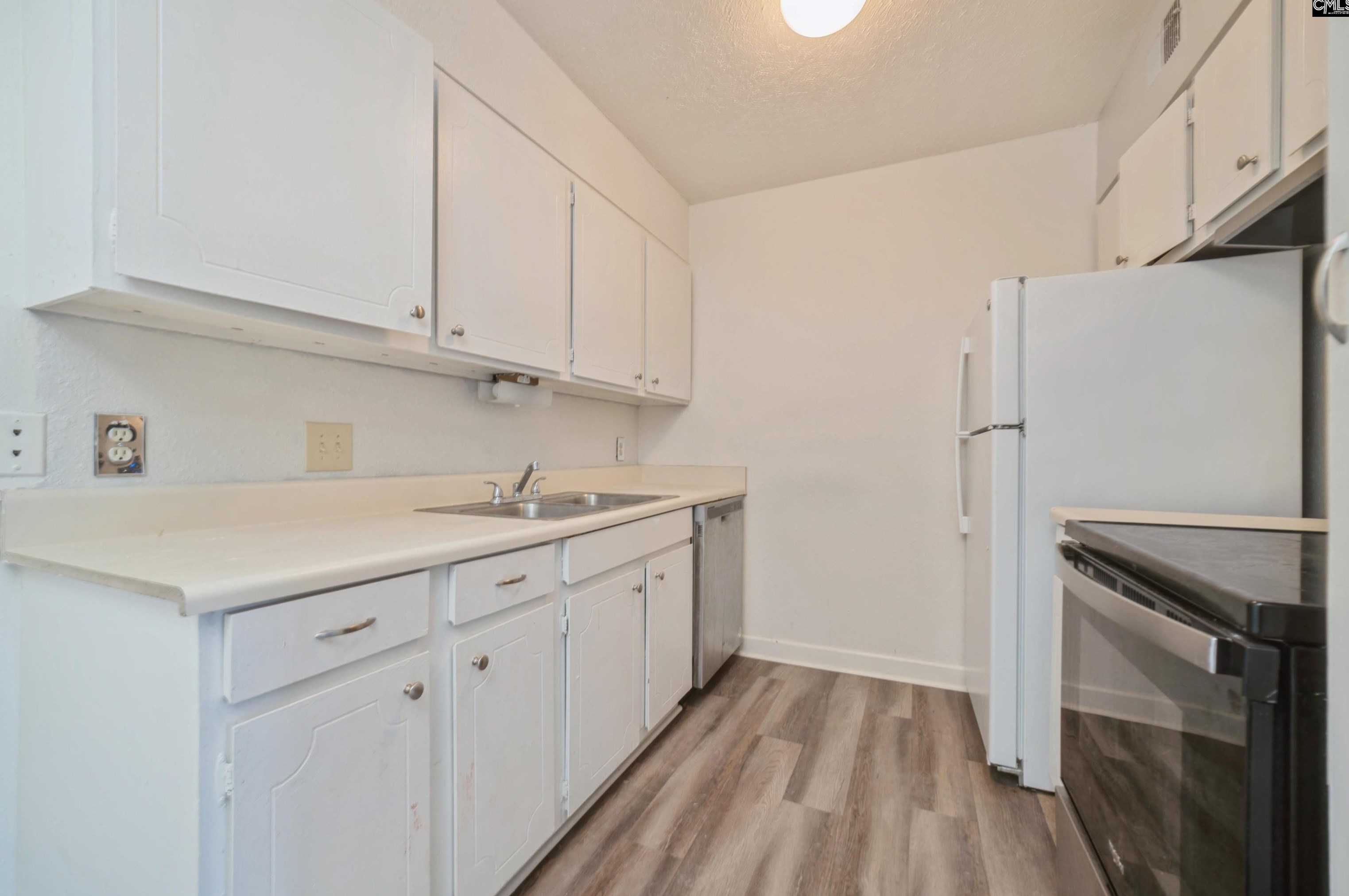 1322 Old Mnr Rd, Columbia SC 29210-6523 exterior