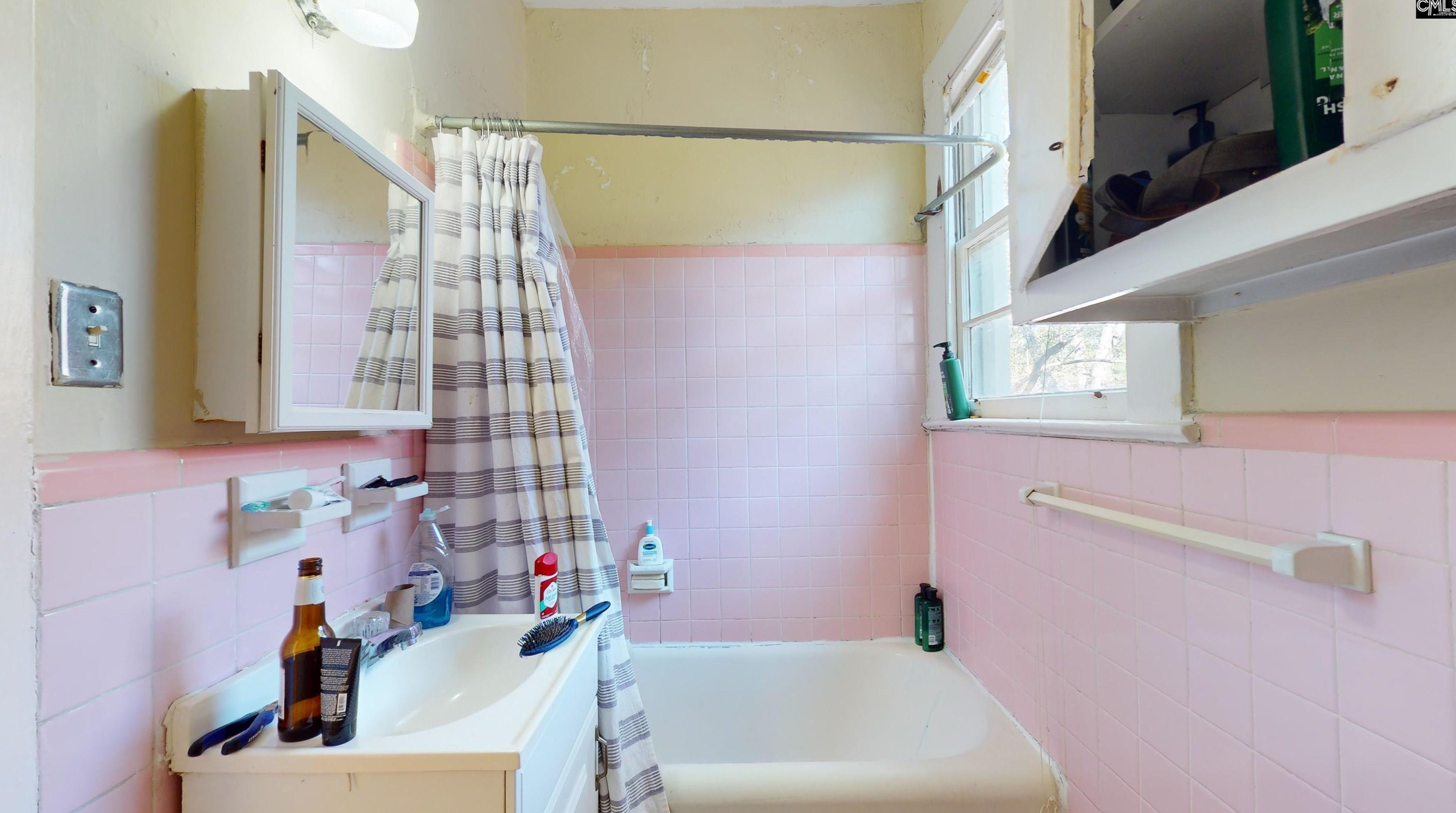 1617 Heyward St, Columbia SC 29205-3211 exterior