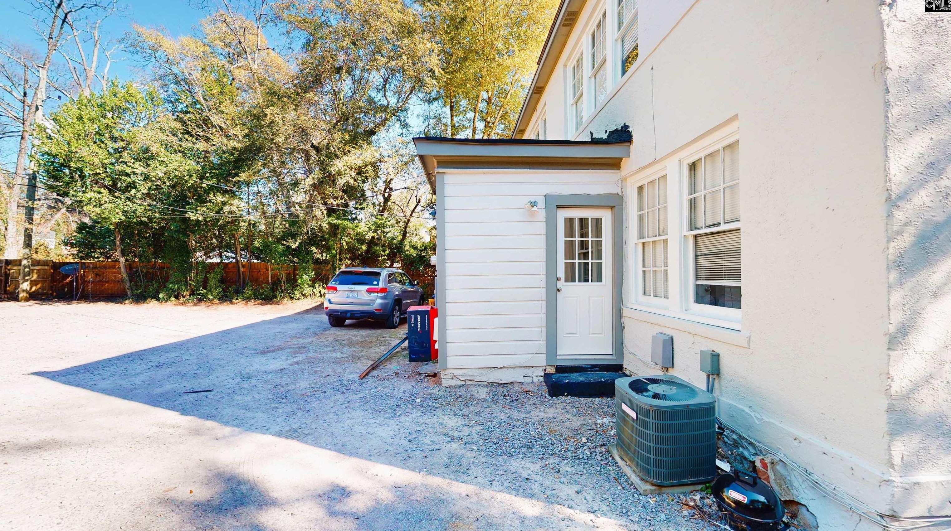 1617 Heyward St, Columbia SC 29205-3211 exterior