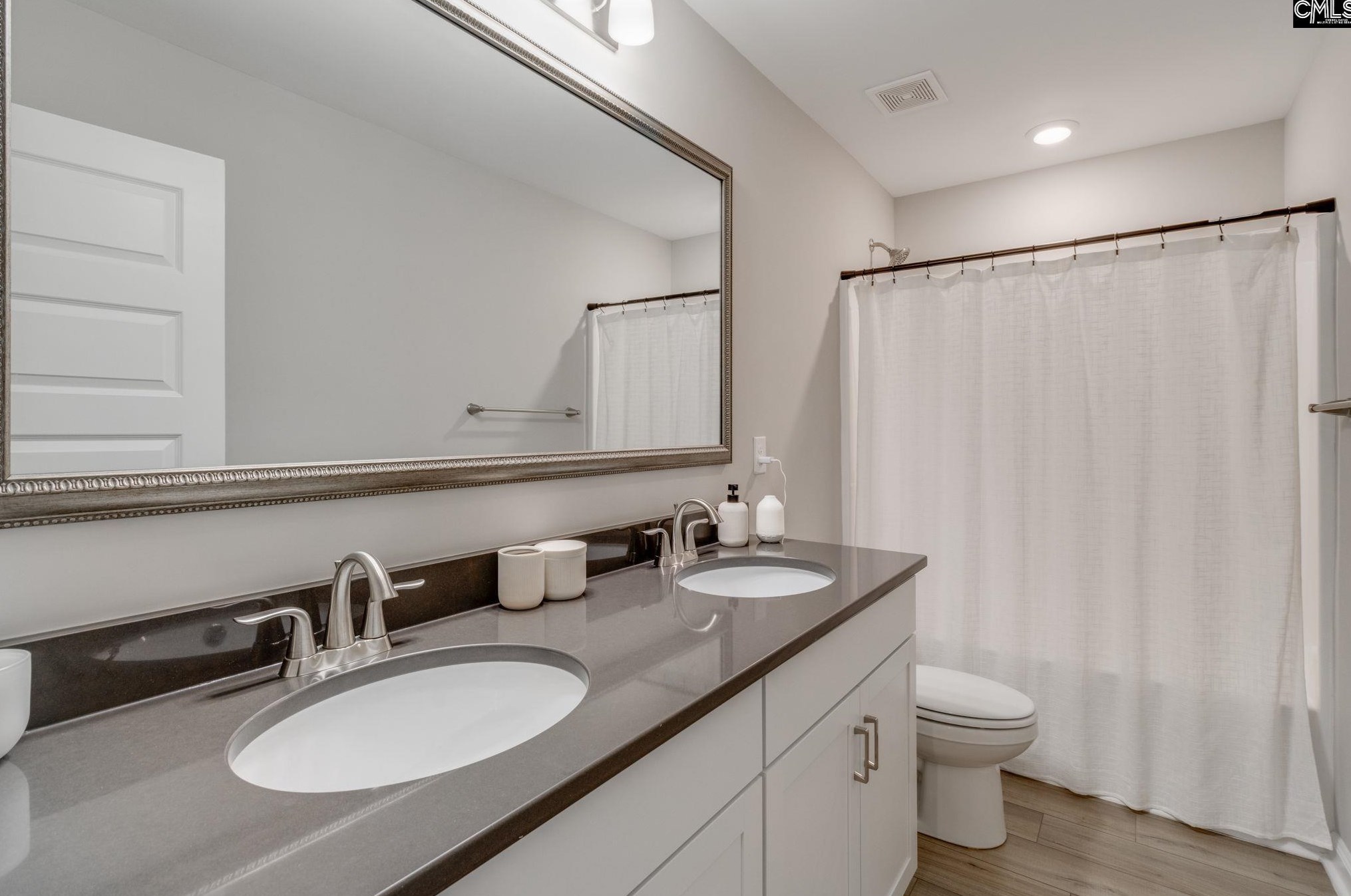 472 Harbour Pointe Dr, Columbia SC  29229-7591 exterior