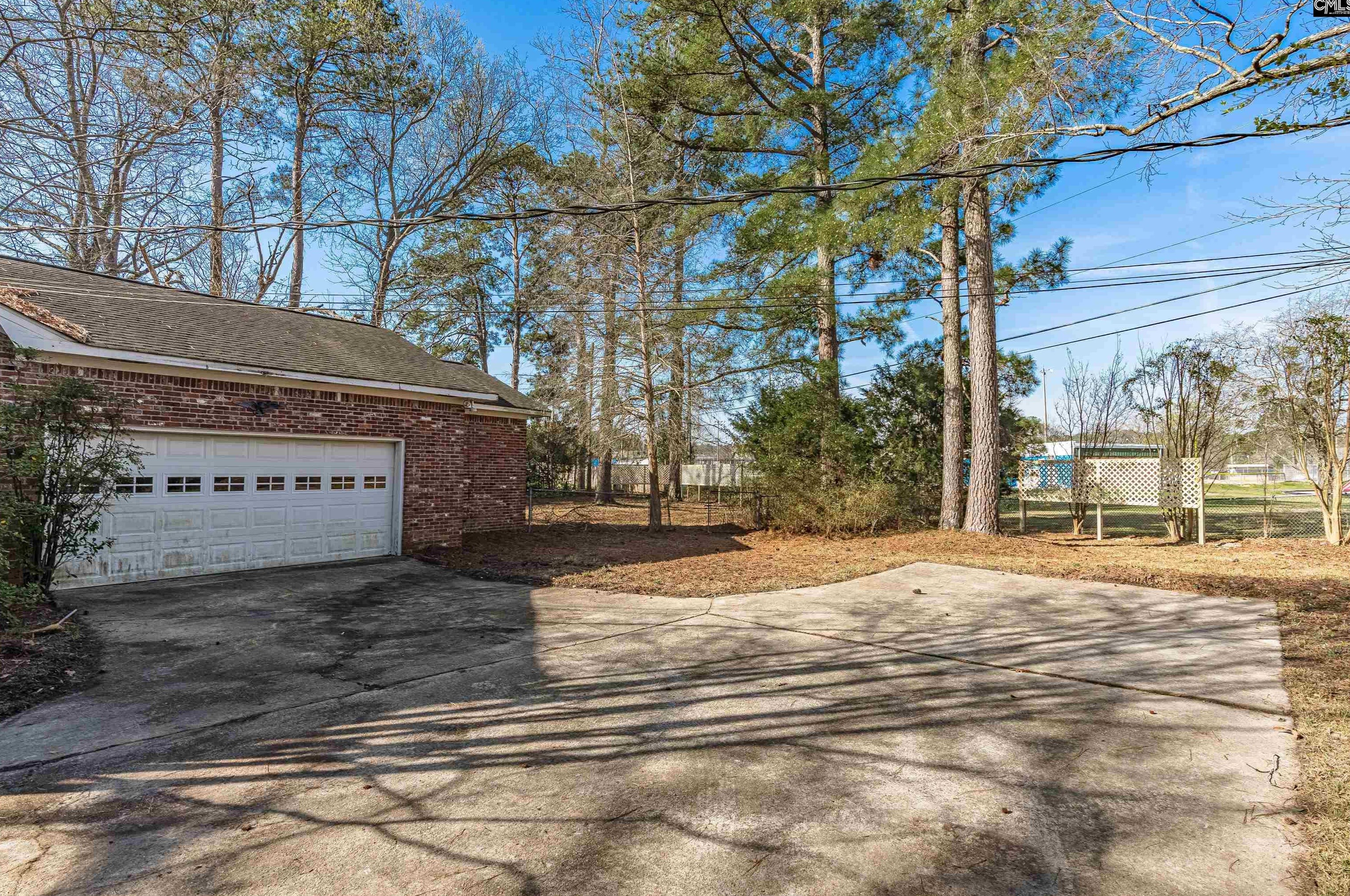 4204 Ivy Hall Dr, Columbia SC 29206-1227 exterior