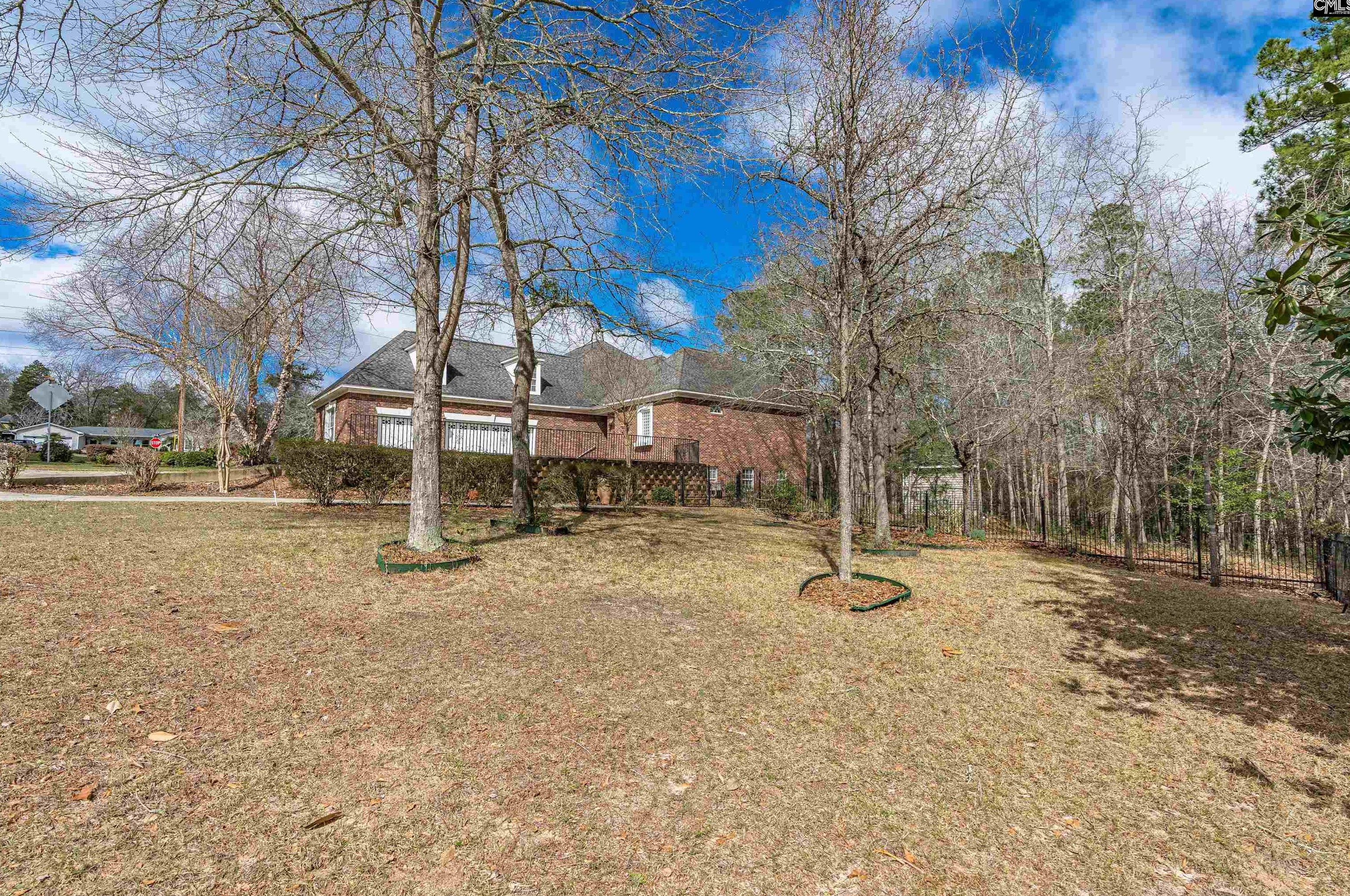 201 Arcadia Lk Dr, Columbia SC 29206-1321 exterior