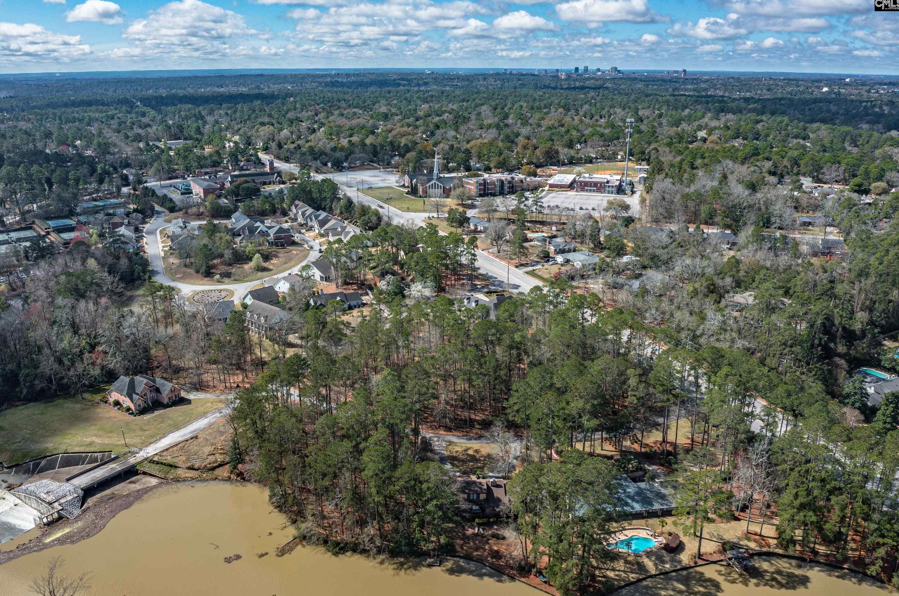 201 Arcadia Lk Dr, Columbia SC 29206-1321 exterior