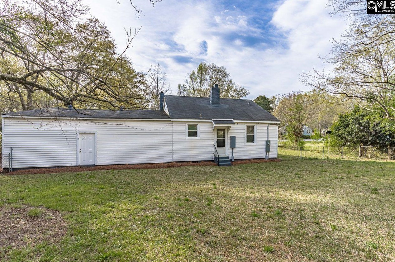 1619 Winyah Dr, Columbia SC  29203-2928 exterior