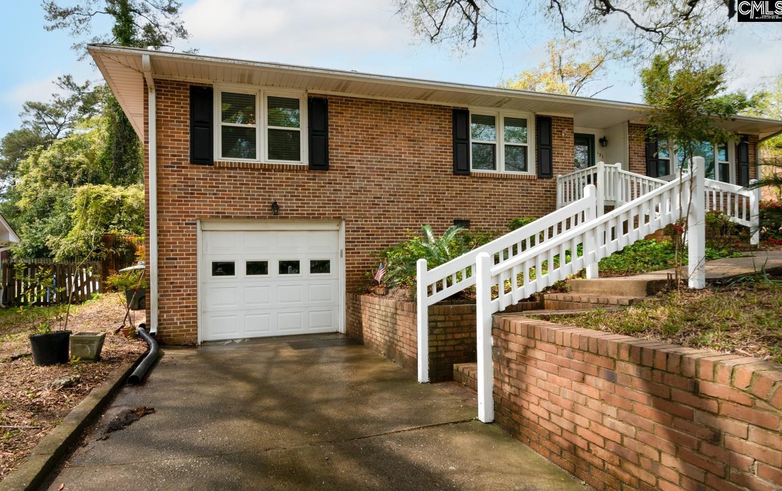 121 Whispering Pines Cir, Columbia, SC 29205-4944
