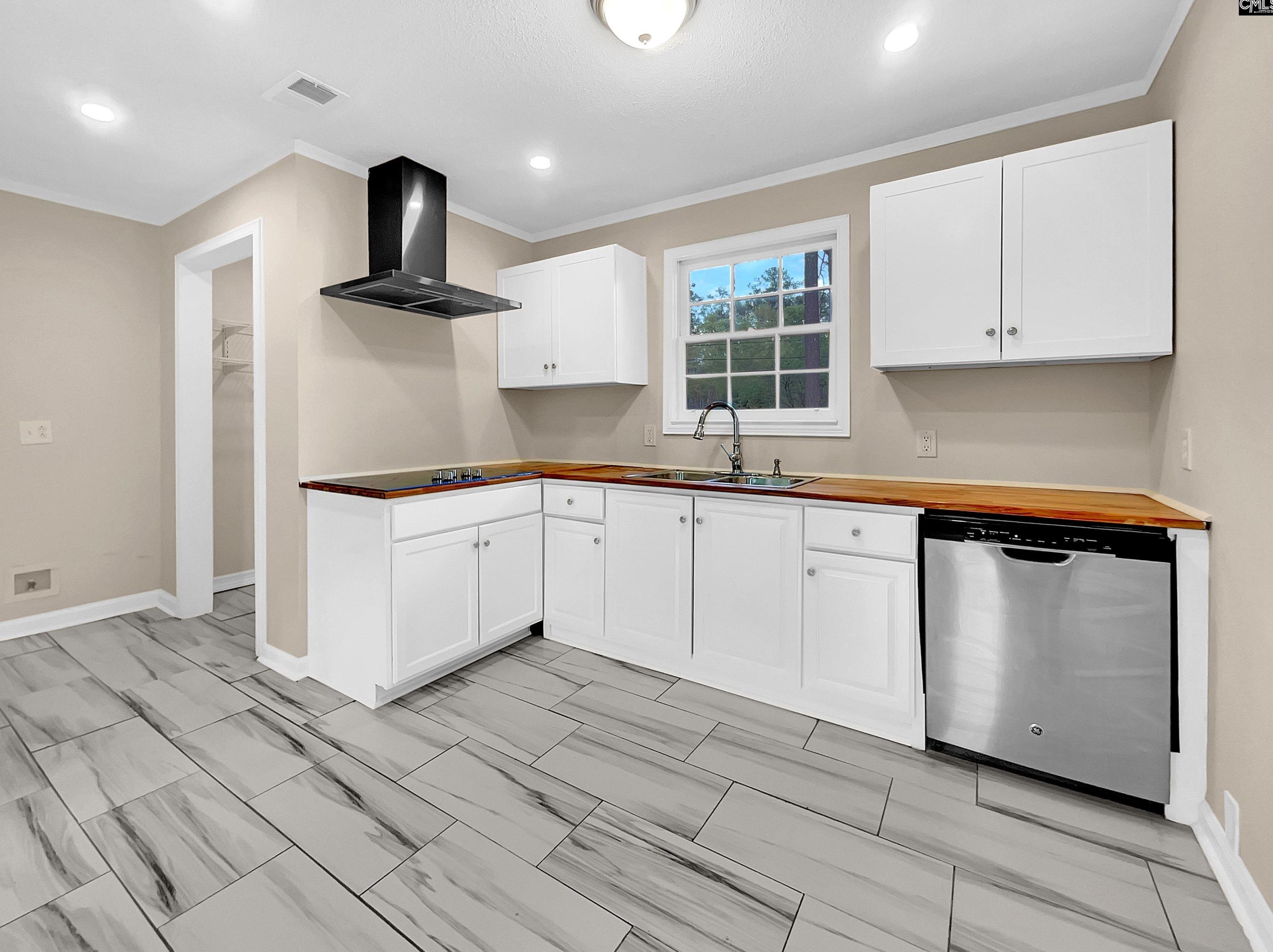 208 Dolly St, Columbia, SC 29223-7777