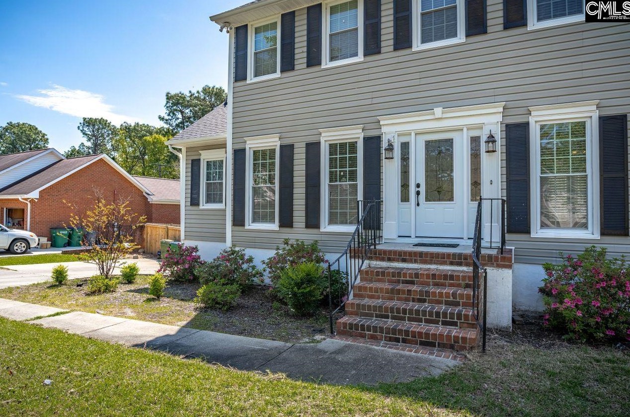 511 Moss Creek Dr, Cayce-West Columbia, SC 29033-1925