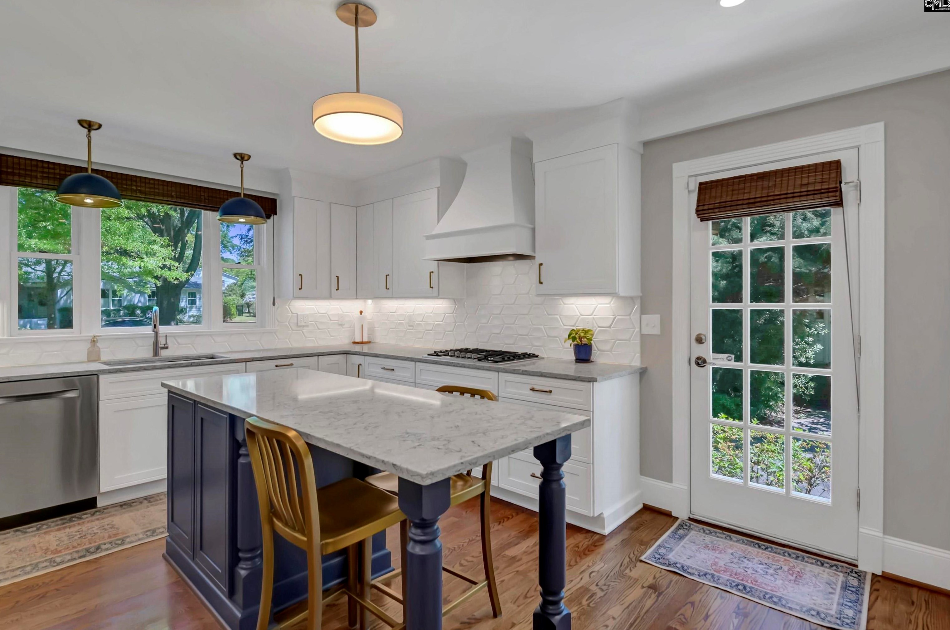 2714 Kiawah Ave, Columbia SC 29205-3168 exterior