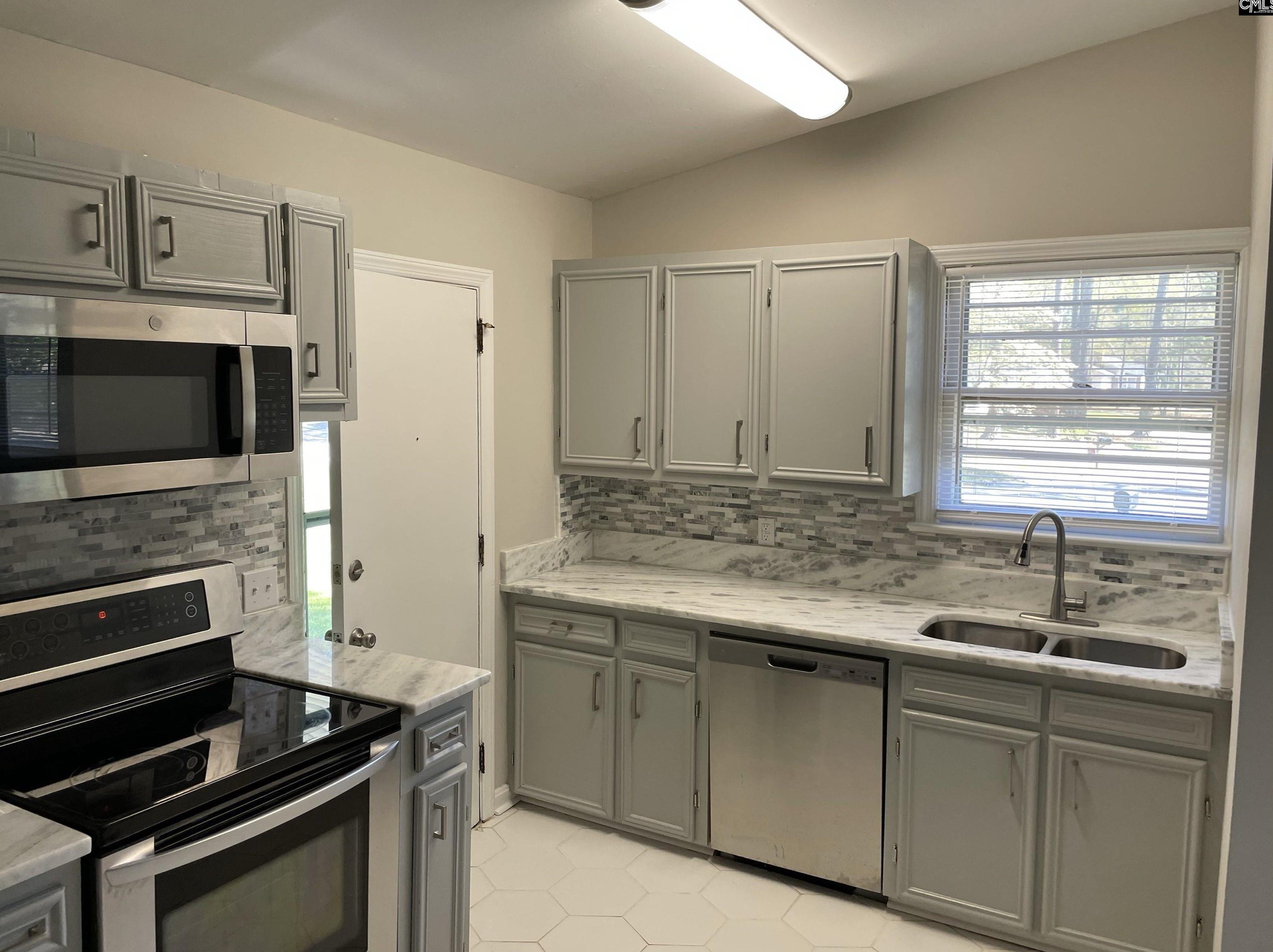 6601 Satchelford Rd, Columbia, SC 29206