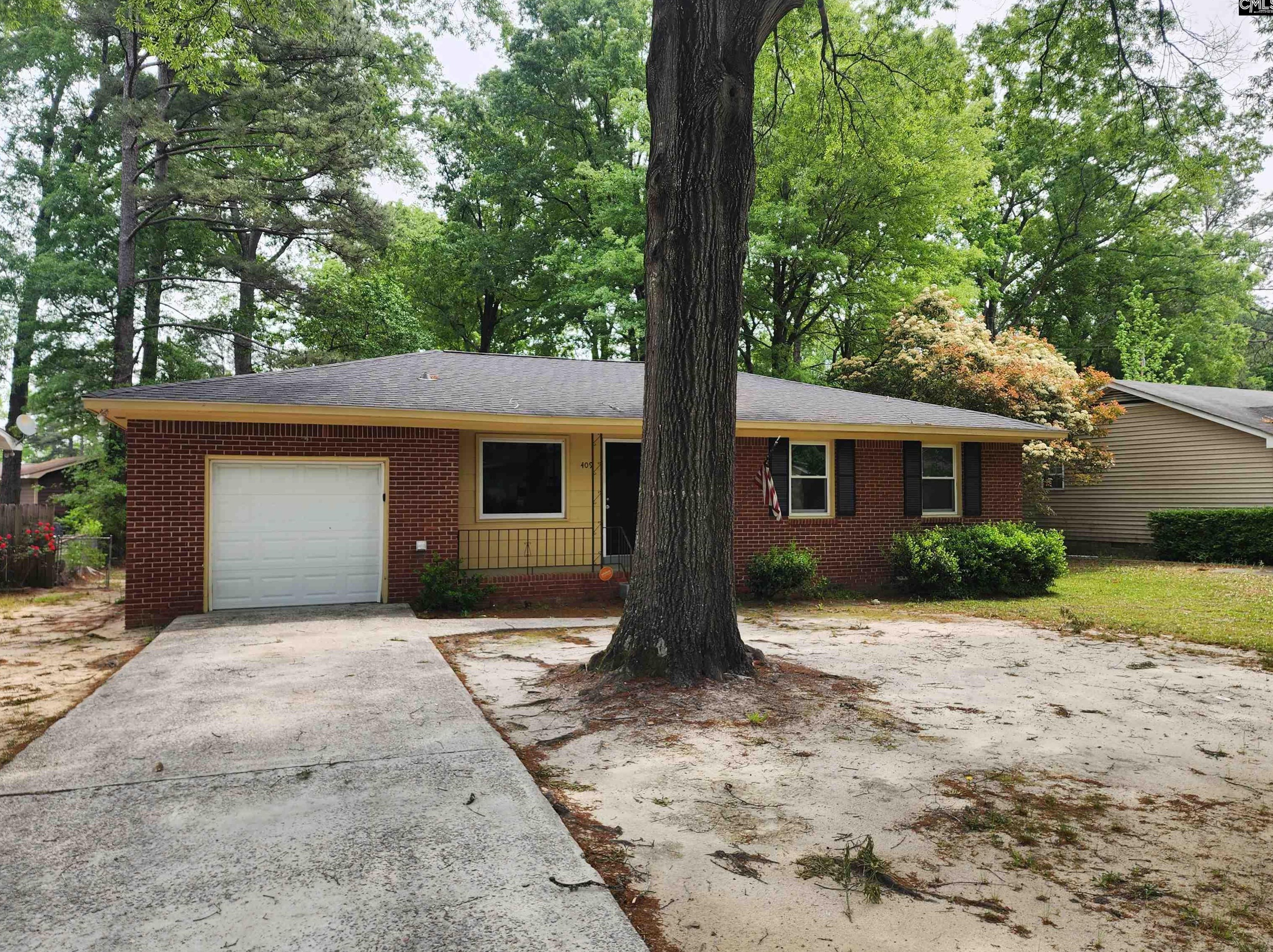 409 Ravenscroft Rd, Cayce-West Columbia, SC 29172