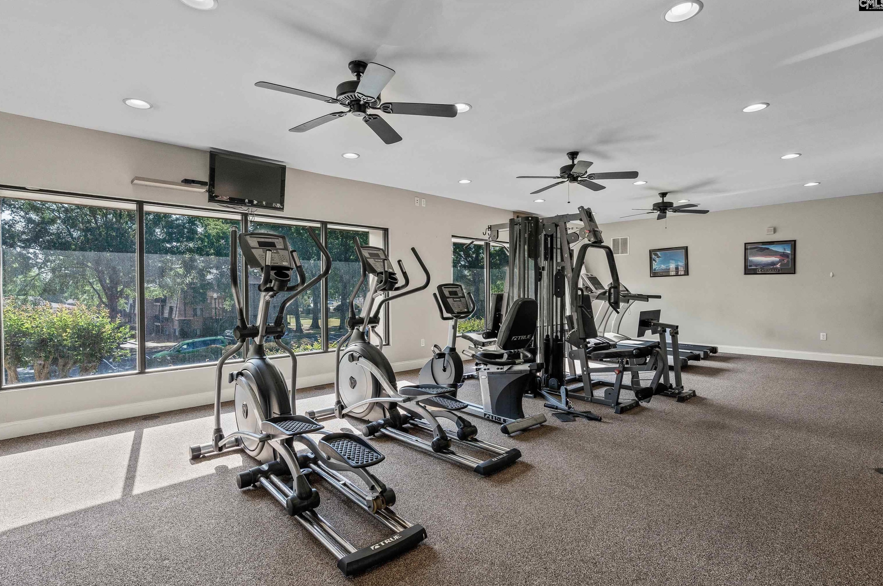 1322 Old Mnr Rd, Columbia SC 29210-6523 exterior