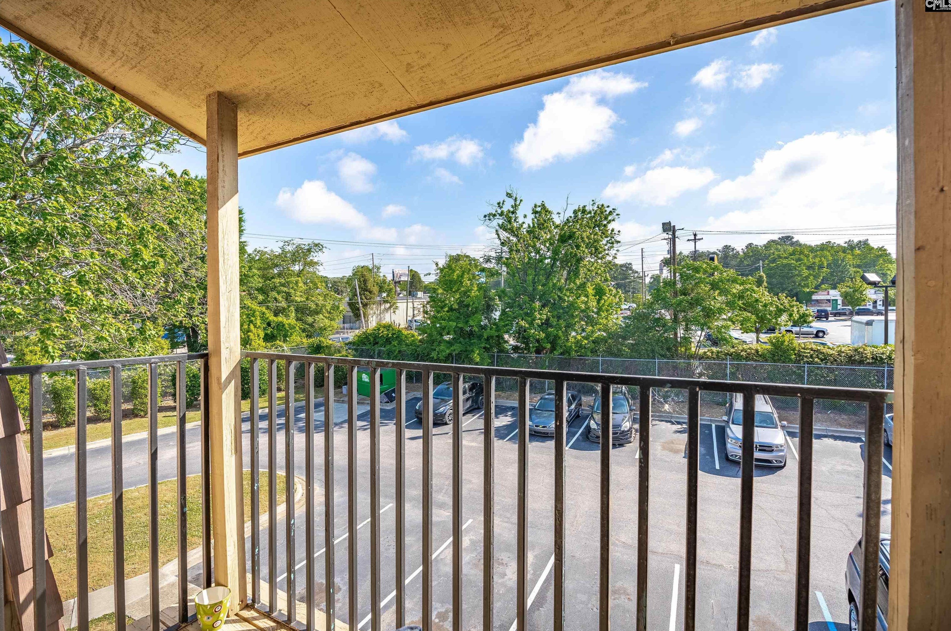 1322 Old Mnr Rd, Columbia SC 29210-6523 exterior