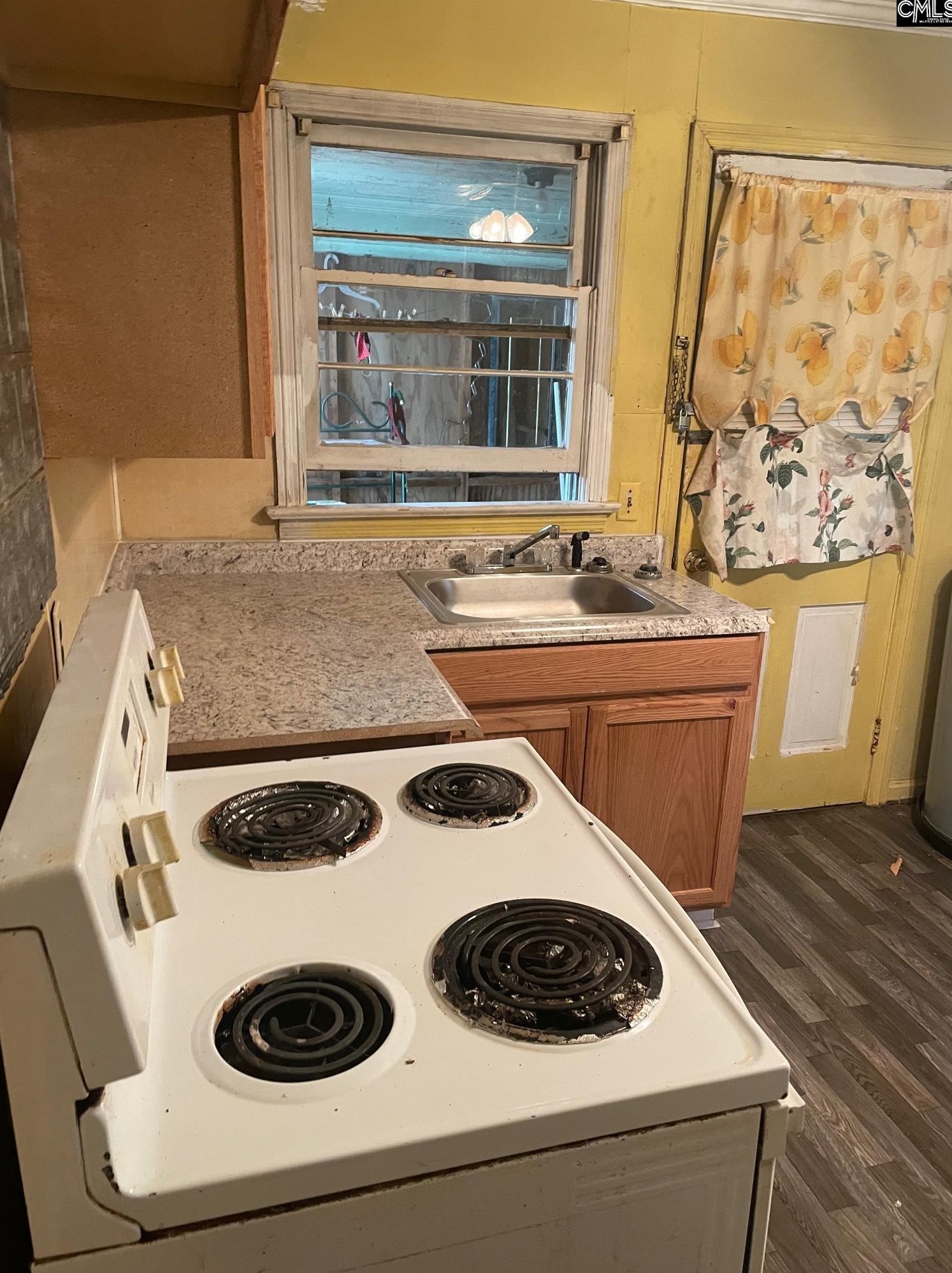 136 Hampton Cir, Mullins, SC 29574-2716