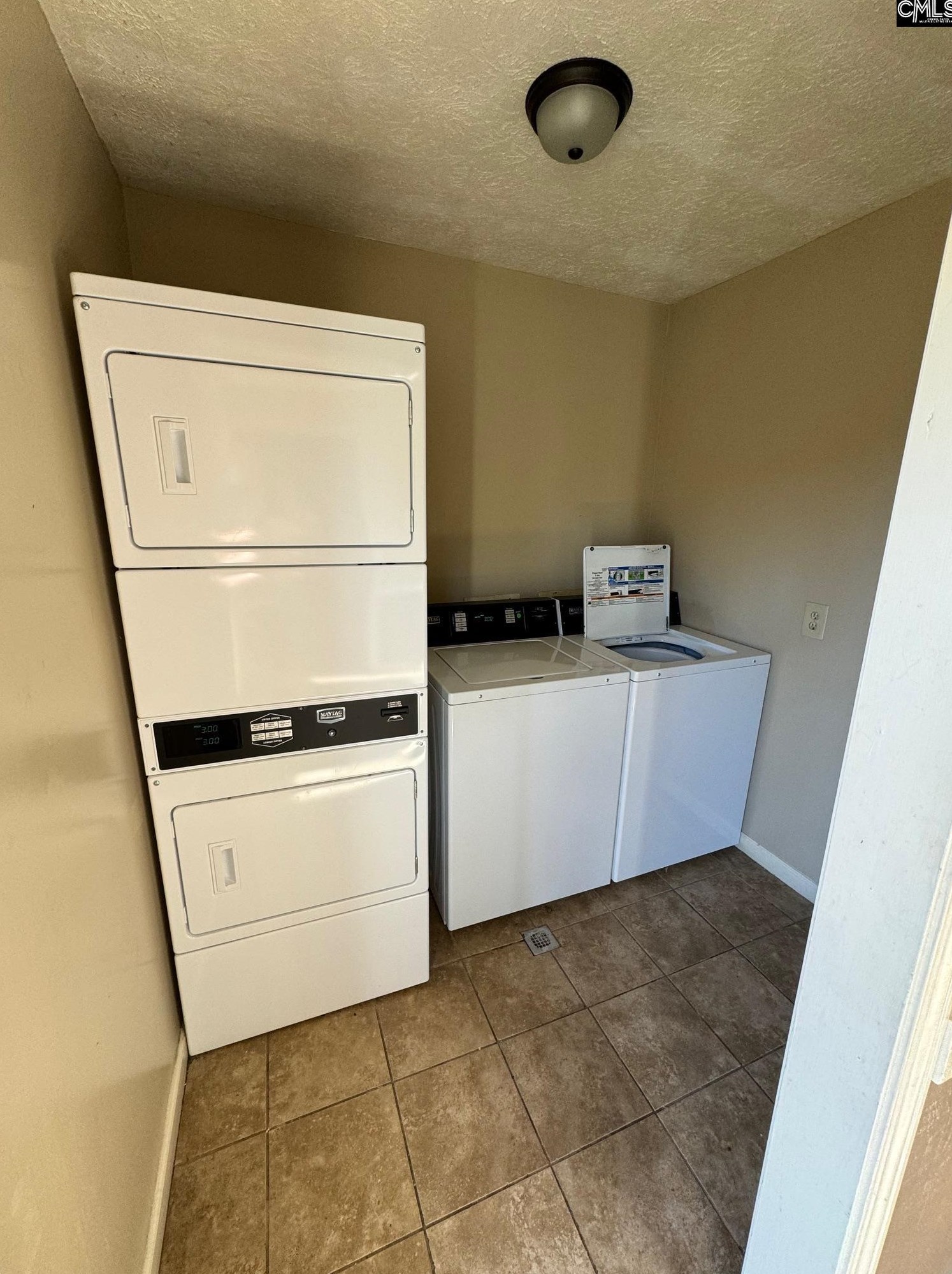 923 Old Mnr Rd, Columbia SC  29210-6523 exterior