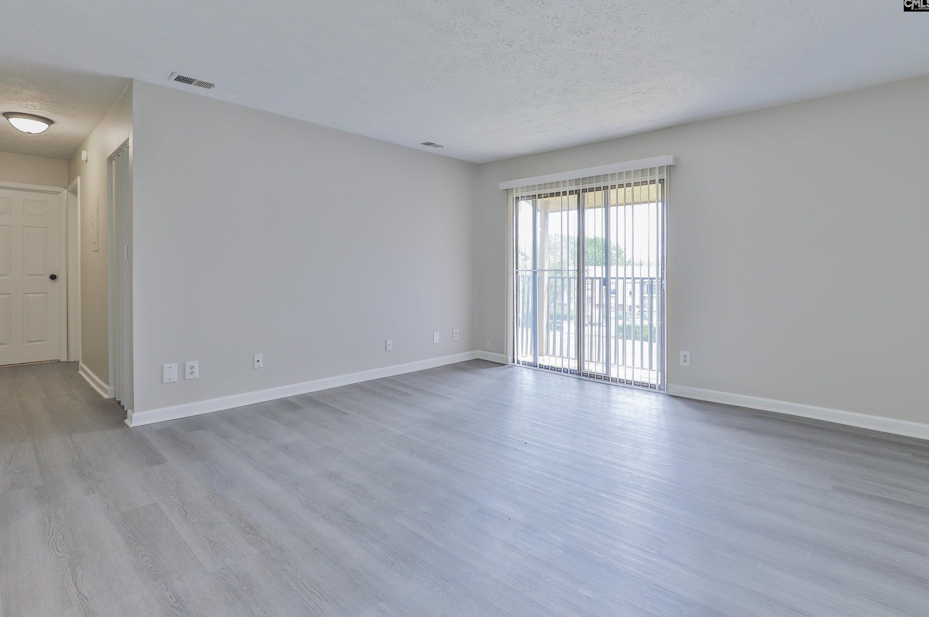 923 Old Mnr Rd, Columbia SC  29210-6523 exterior