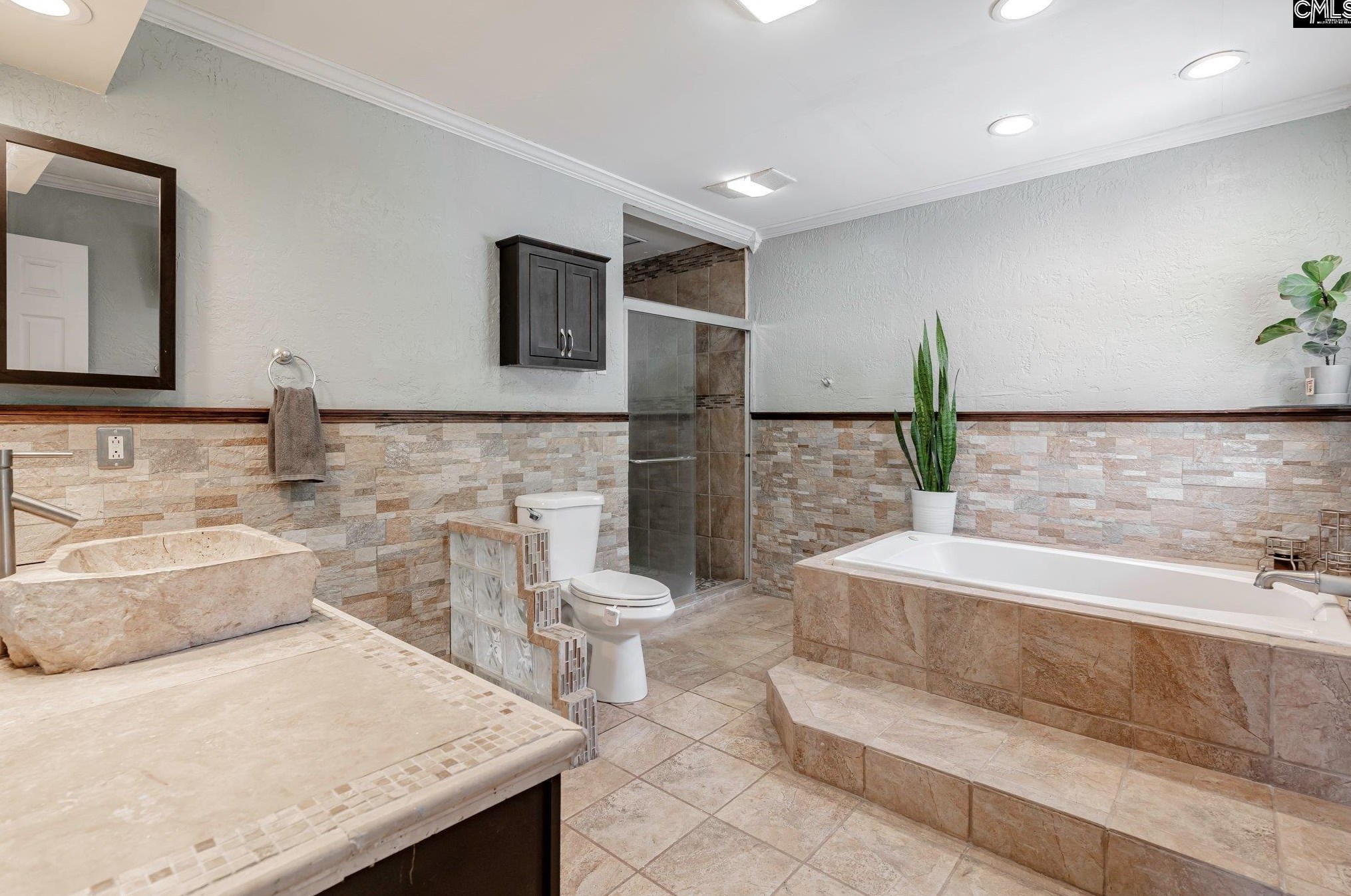 57 Downing St, Columbia SC 29209-1103 exterior