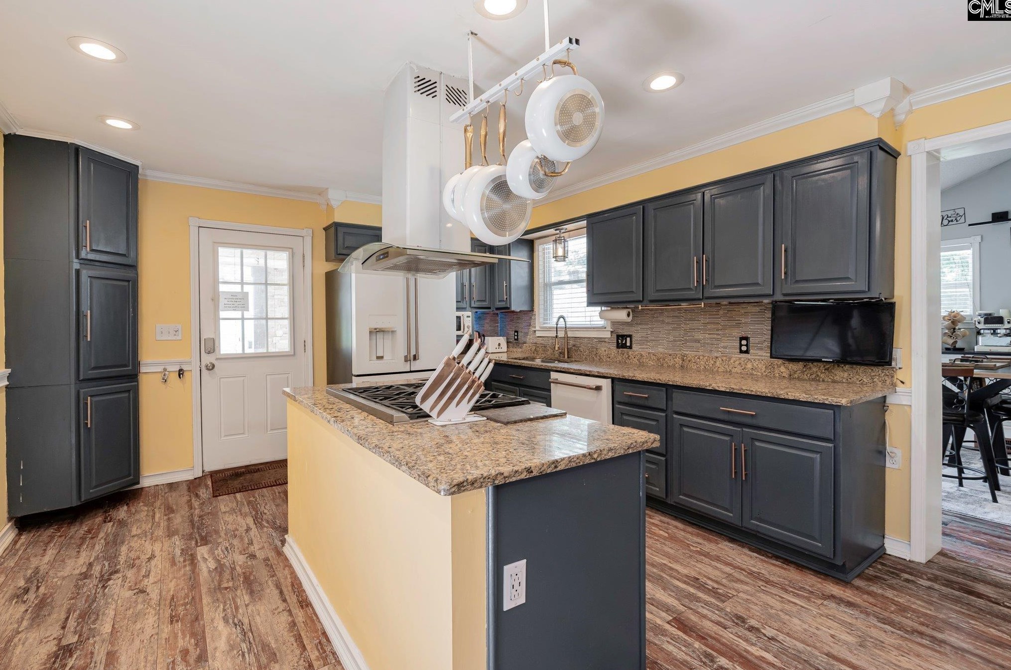 57 Downing St, Columbia SC 29209-1103 exterior