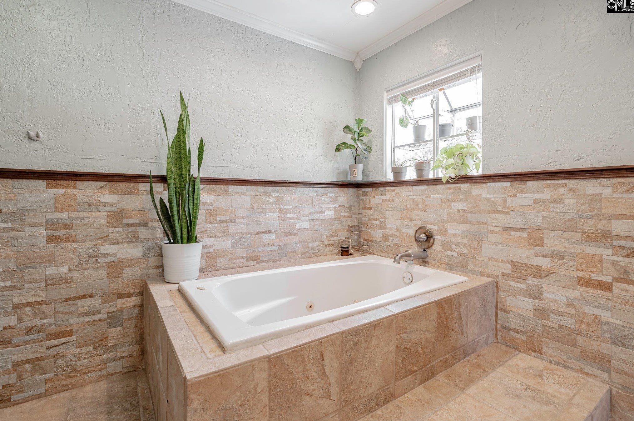 57 Downing St, Columbia SC 29209-1103 exterior