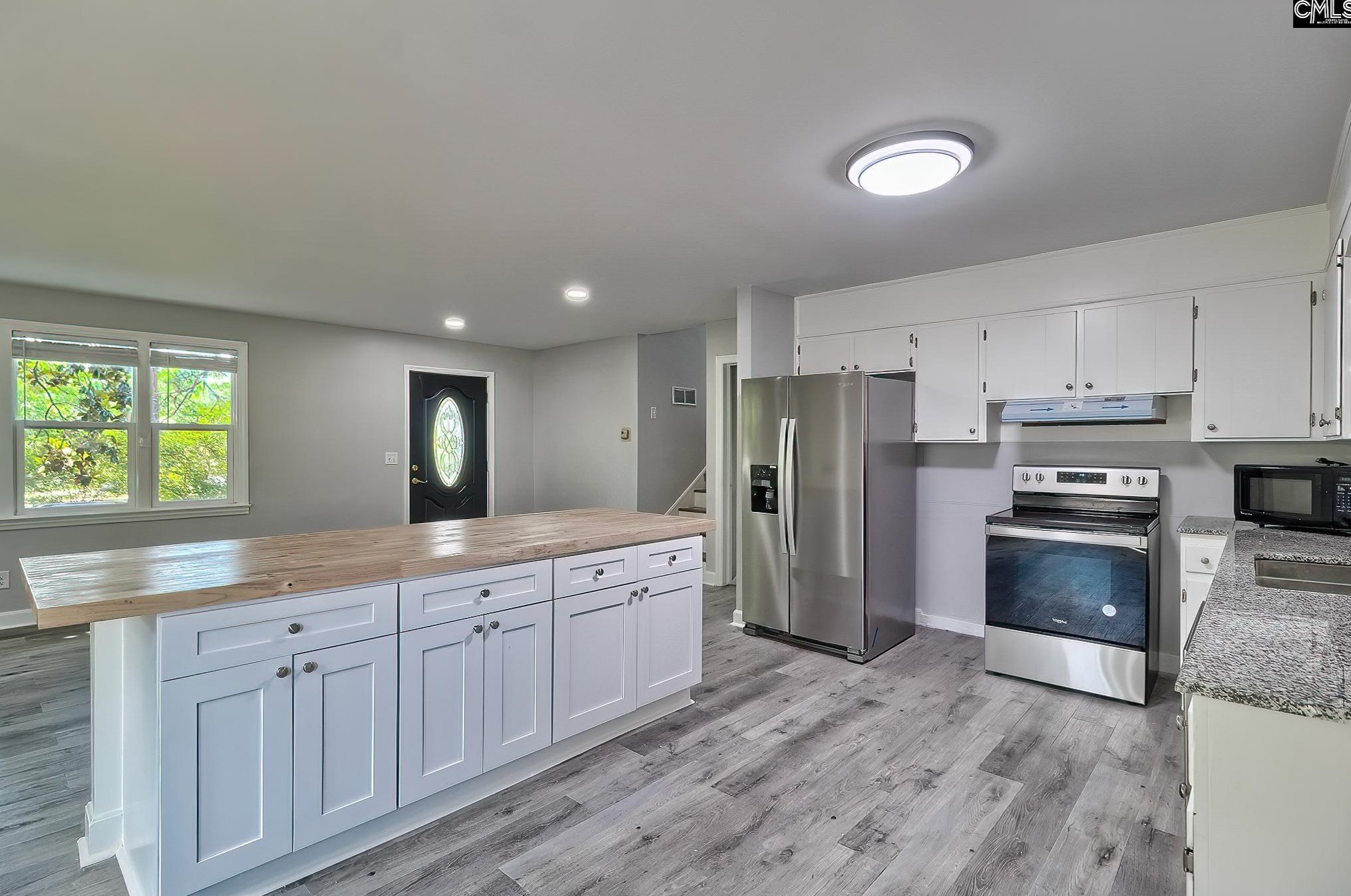 4057 Rosewood Dr, Columbia SC 29205-3743 exterior