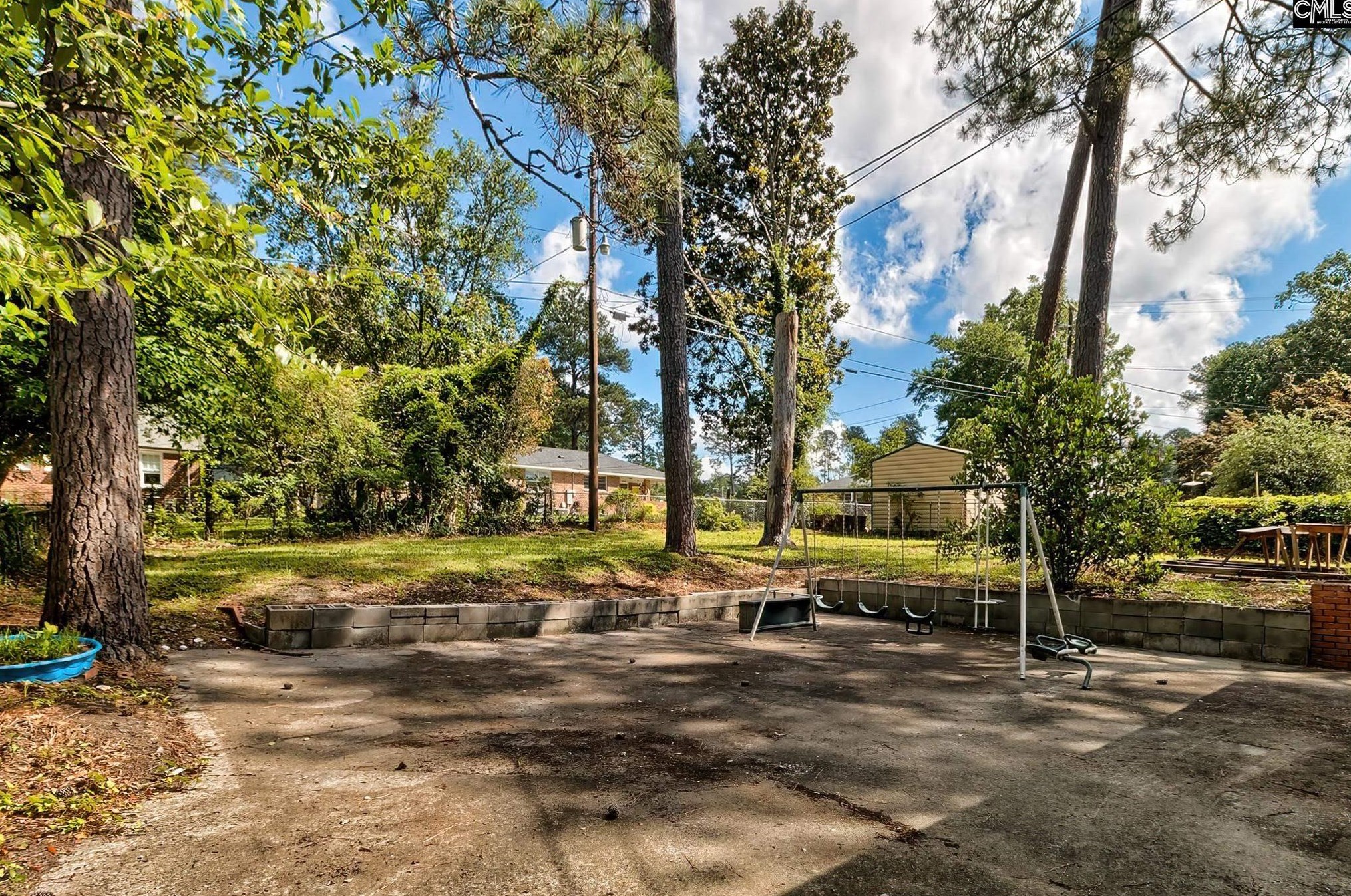 4057 Rosewood Dr, Columbia SC 29205-3743 exterior