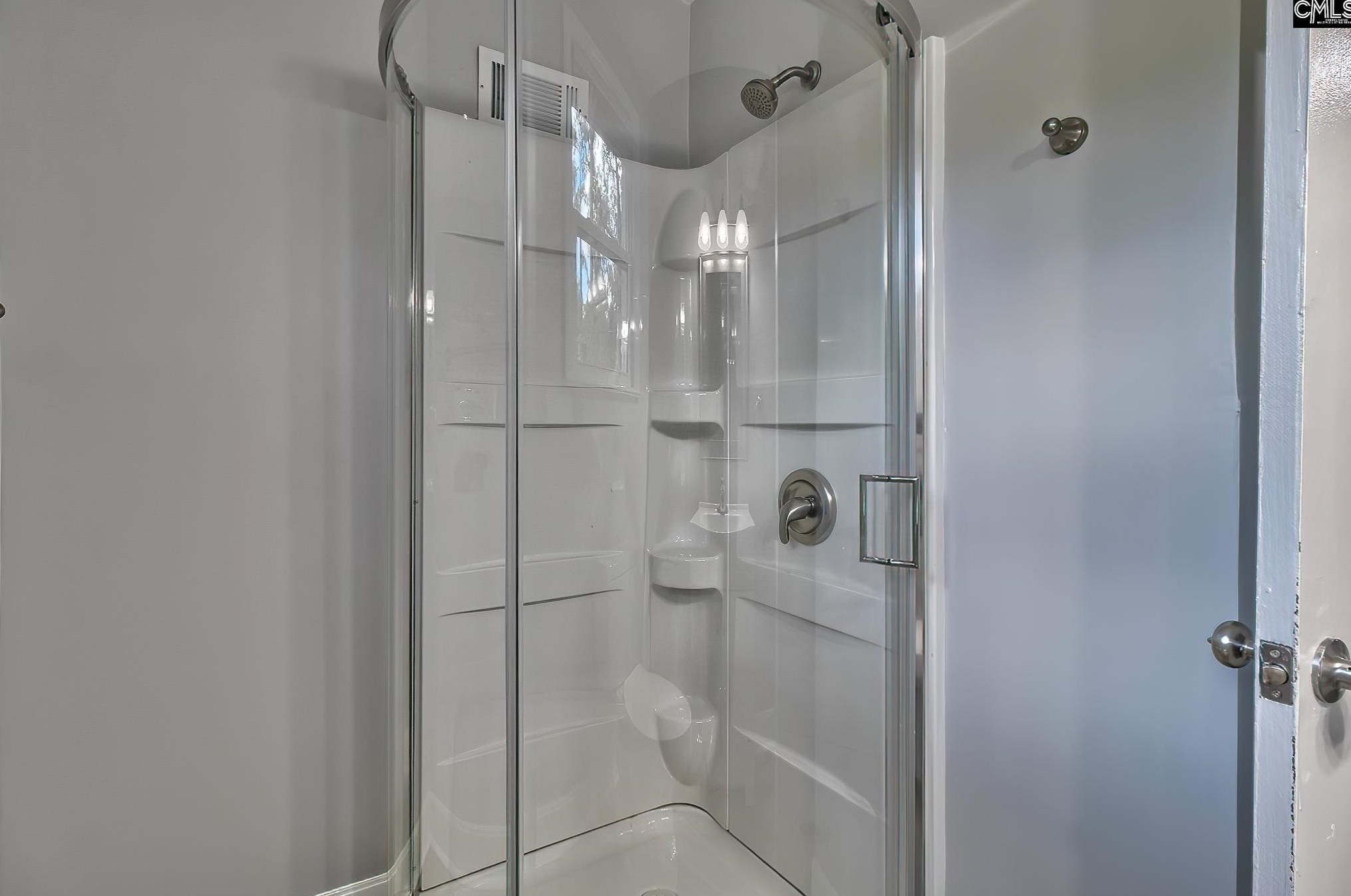 4057 Rosewood Dr, Columbia SC 29205-3743 exterior