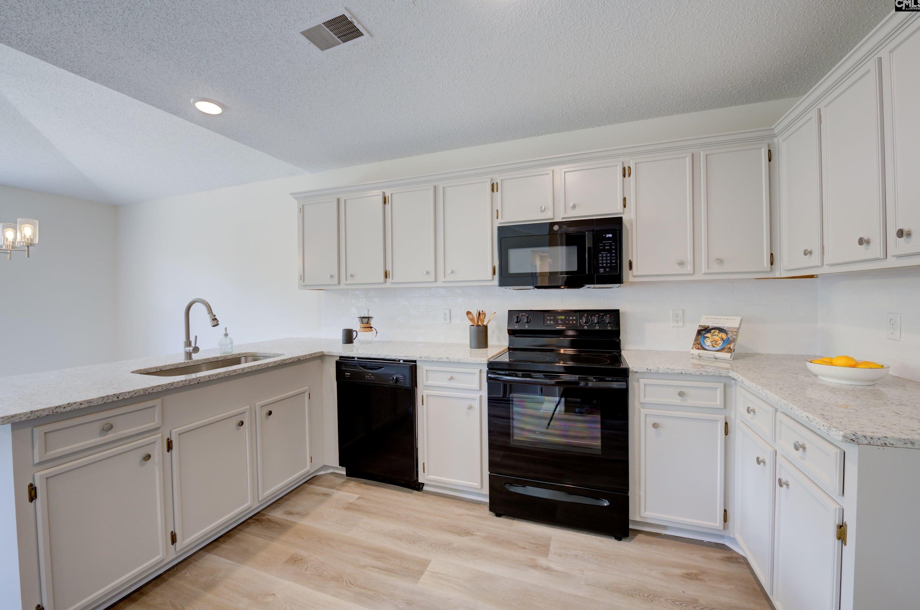 34 Oak Lake Ct, Blythewood, SC 29016-7895