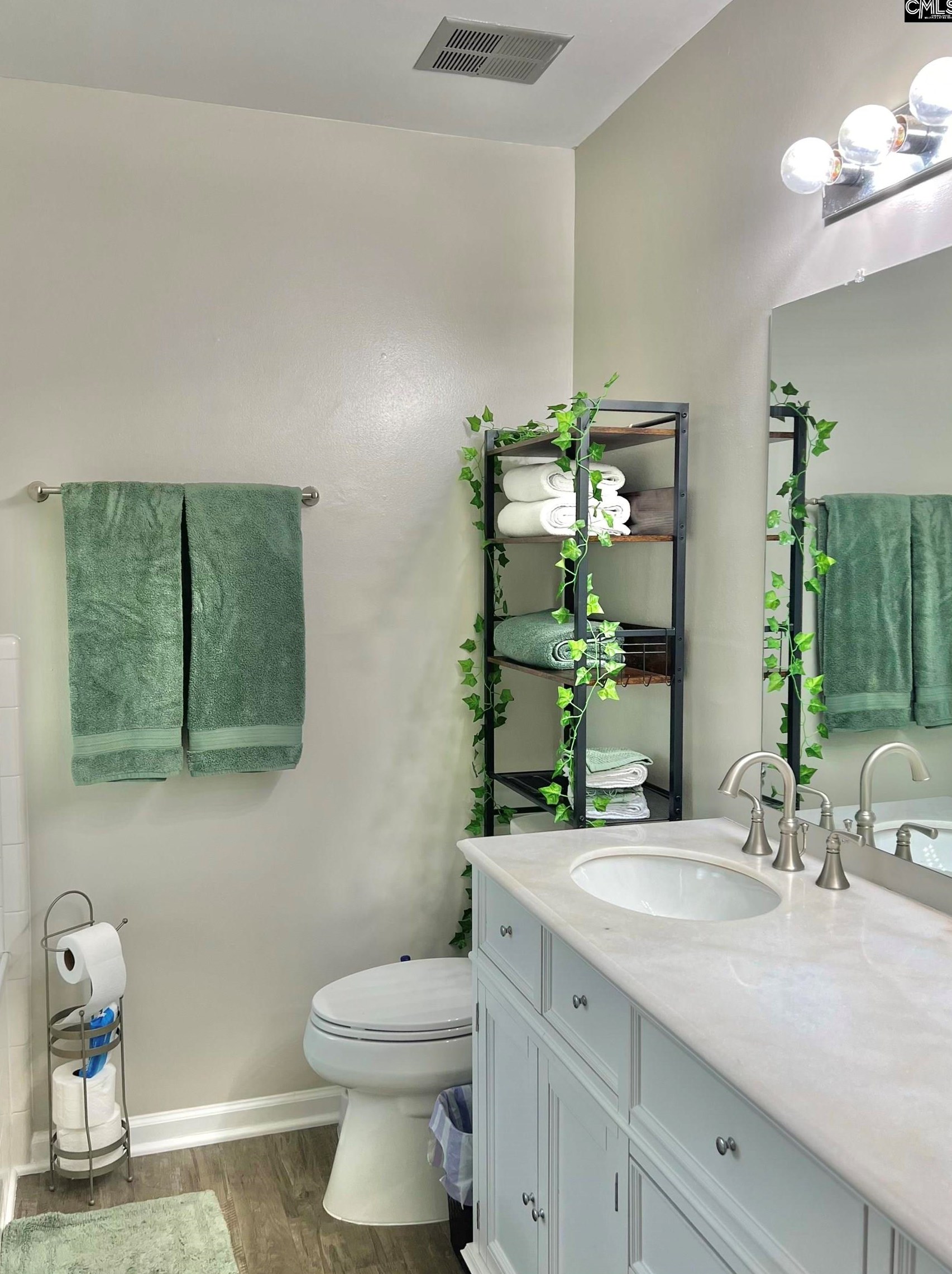 160 Chippenham Cir, Columbia SC 29210-3843 exterior