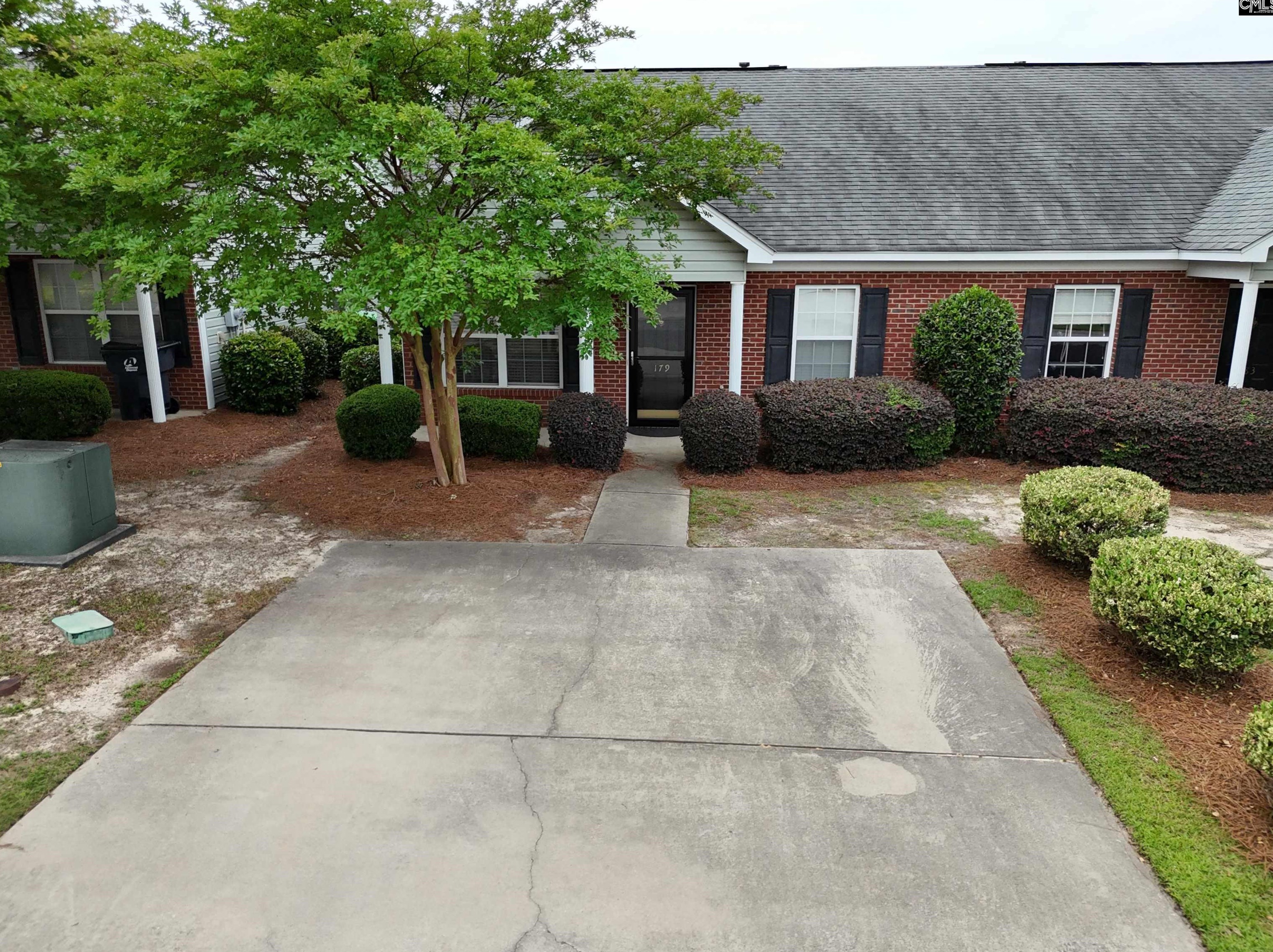 179 Courtside Dr, Lexington, SC 29073