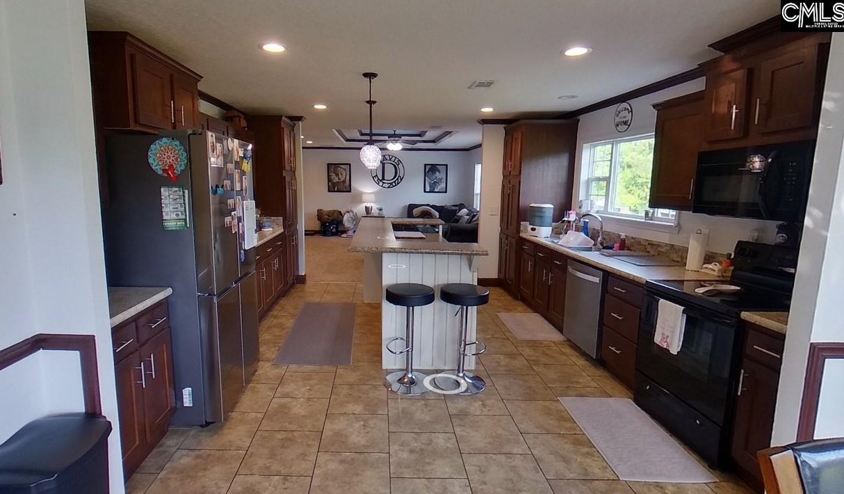 905 Basil Rd, Swansea, SC 29160-9716