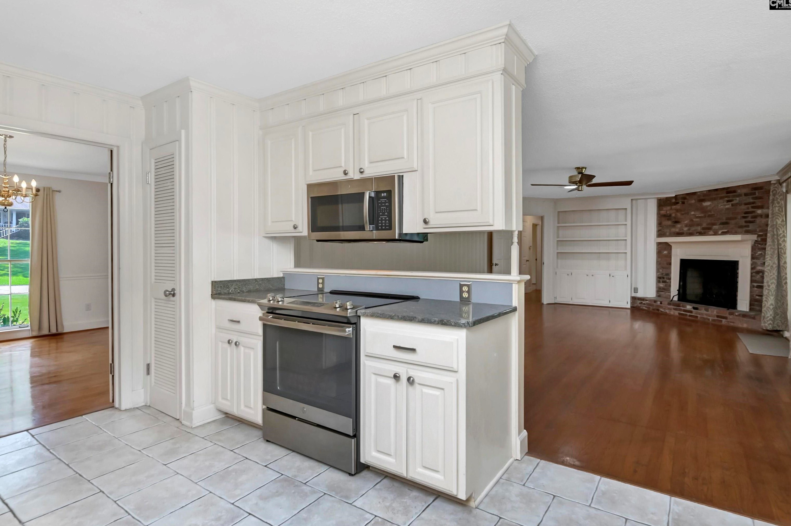 301 Leton Dr, Columbia SC 29210-4215 exterior