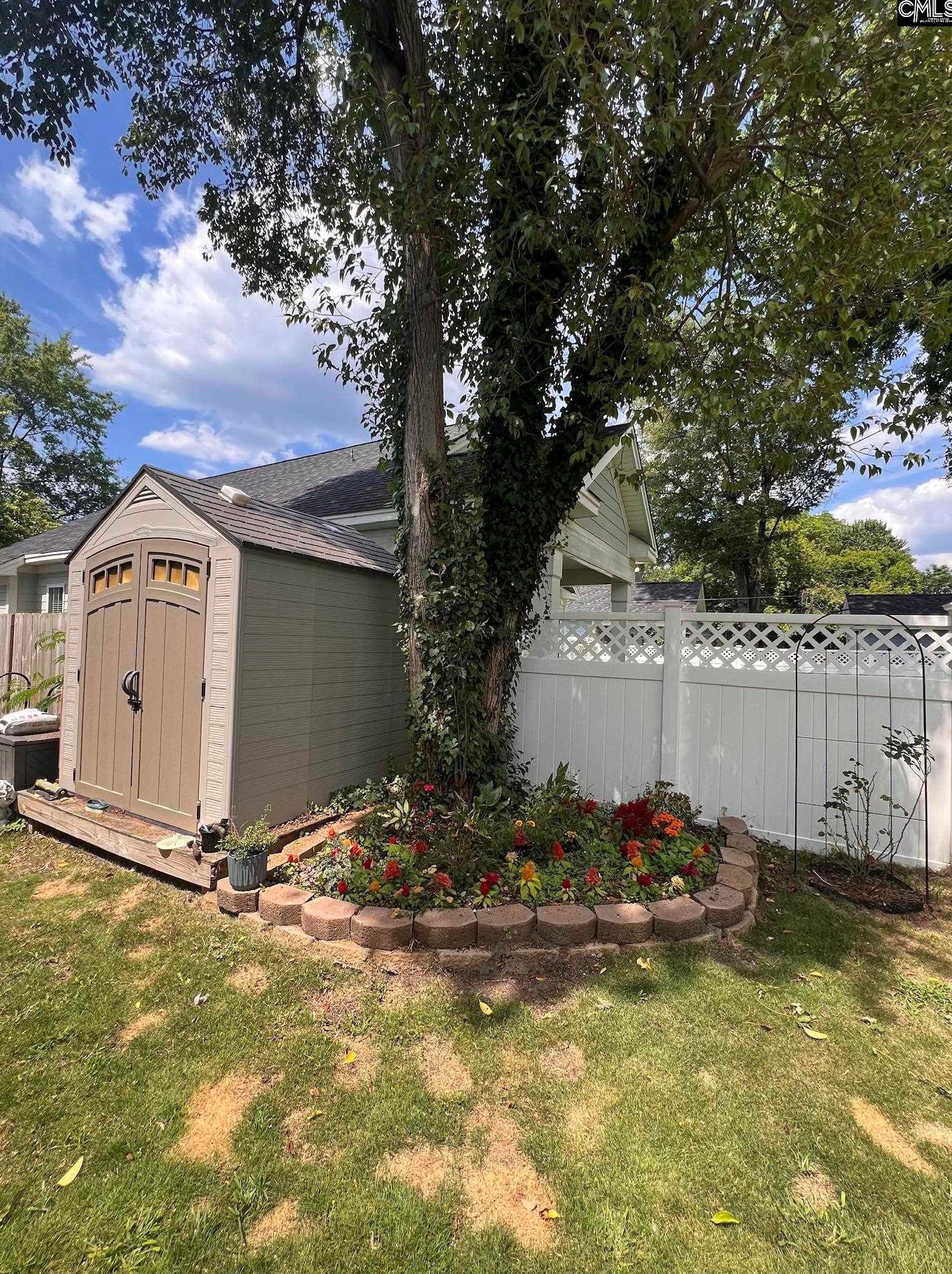 1028 Bryan St, Columbia SC 29201-2137 exterior