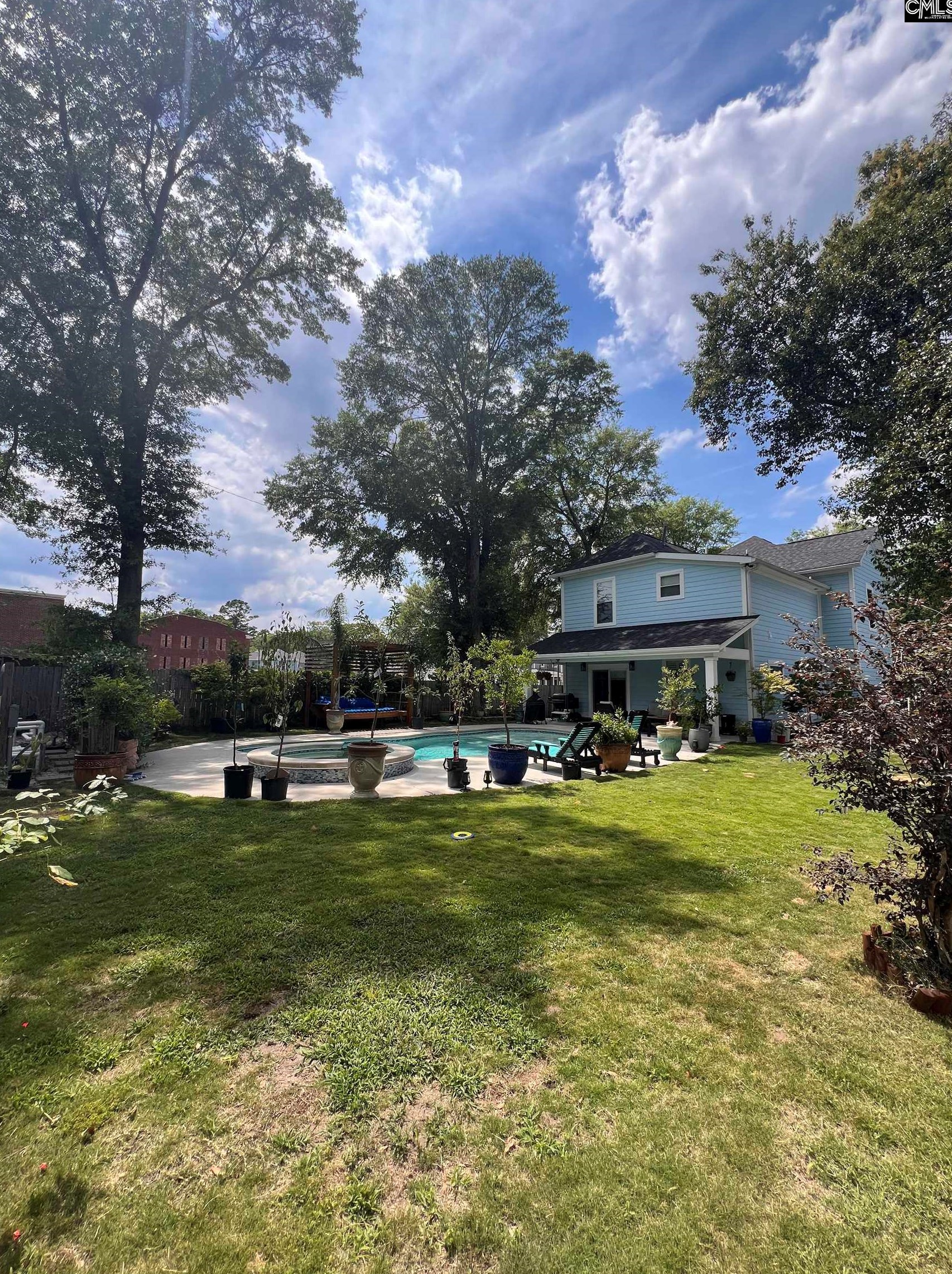 1028 Bryan St, Columbia SC 29201-2137 exterior