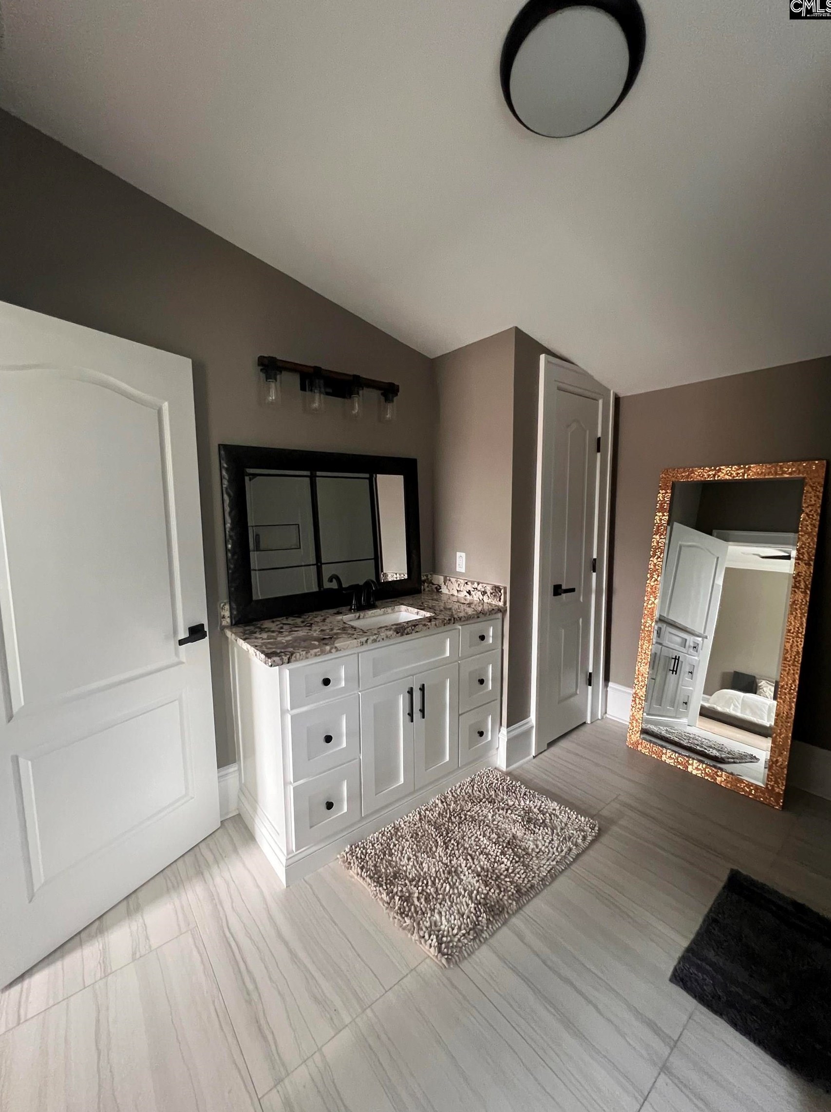 1028 Bryan St, Columbia SC 29201-2137 exterior