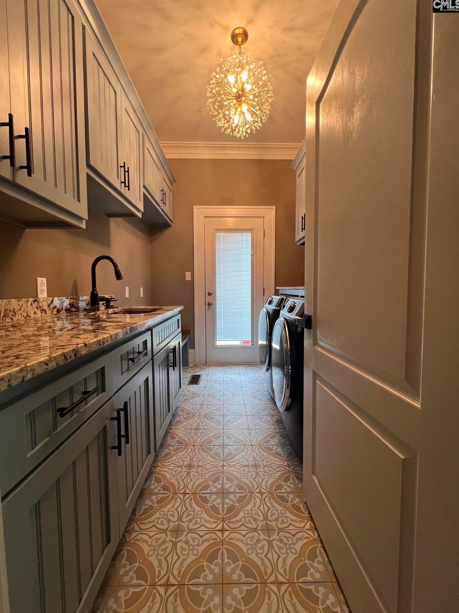 1028 Bryan St, Columbia SC 29201-2137 exterior