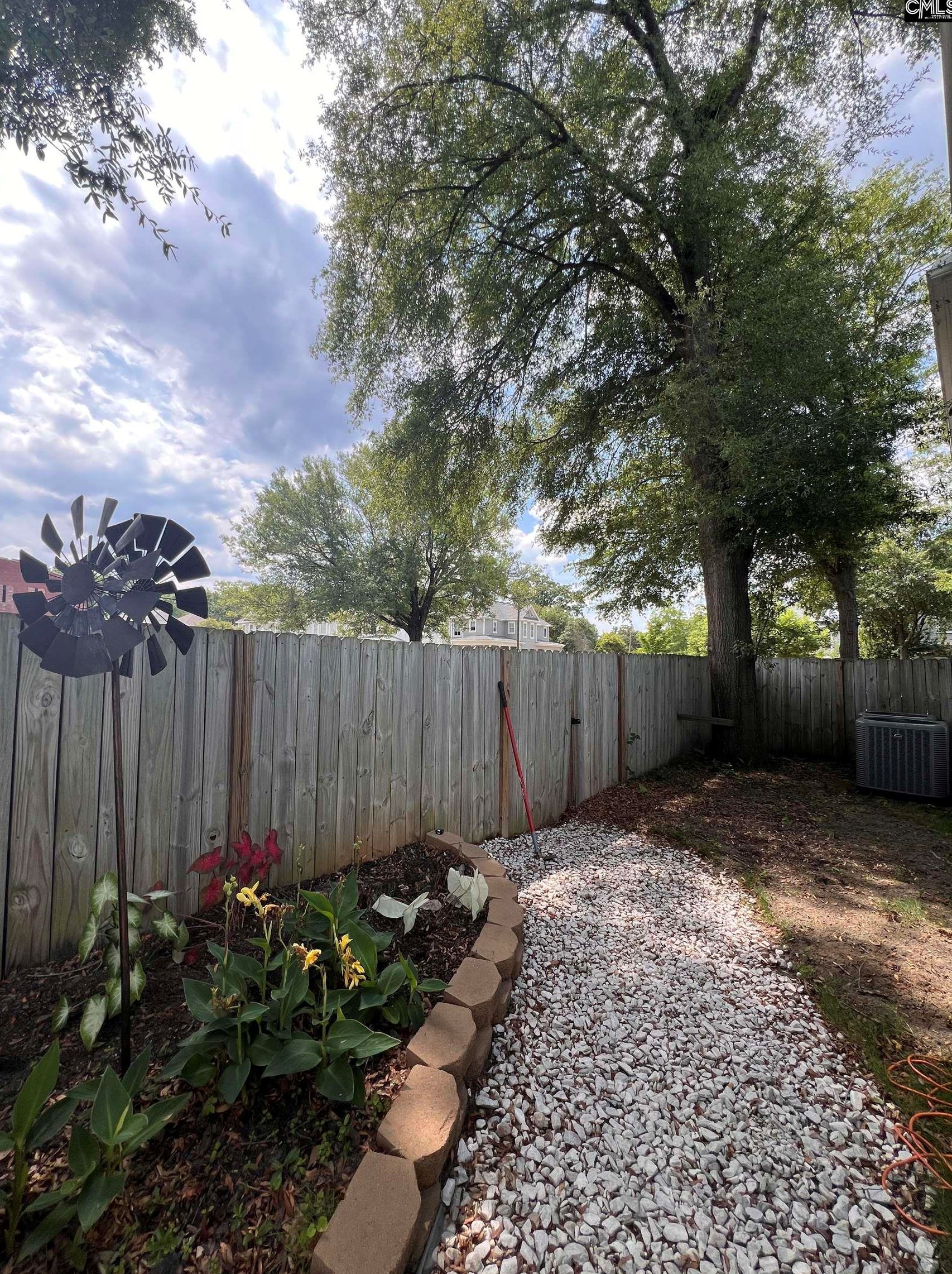 1028 Bryan St, Columbia SC 29201-2137 exterior