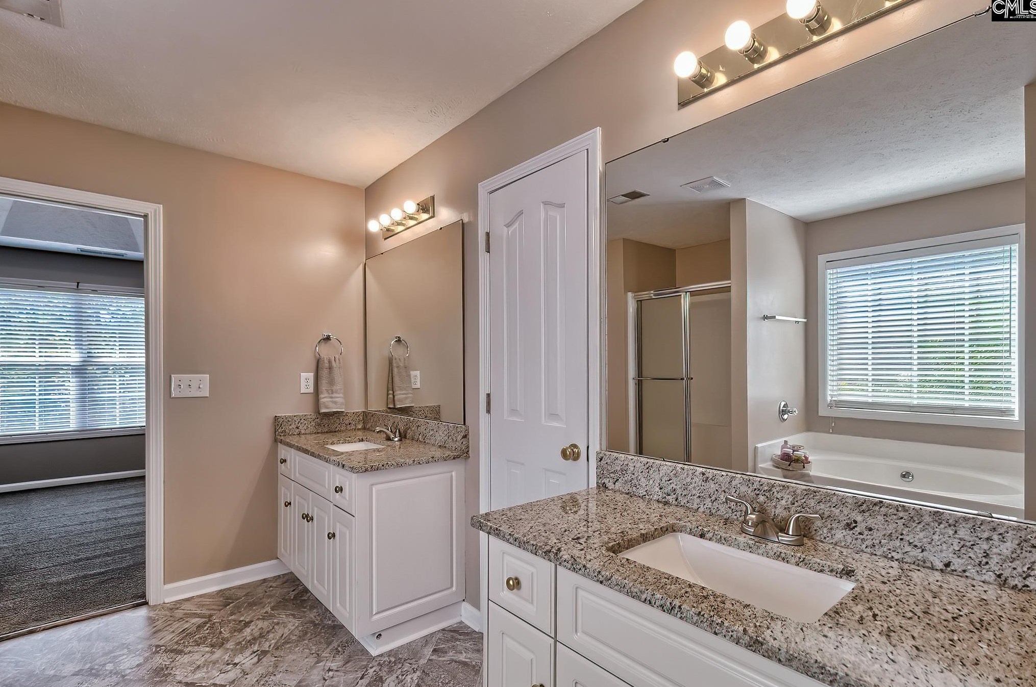 121 Grandview Cir, Columbia SC 29229-9563 exterior