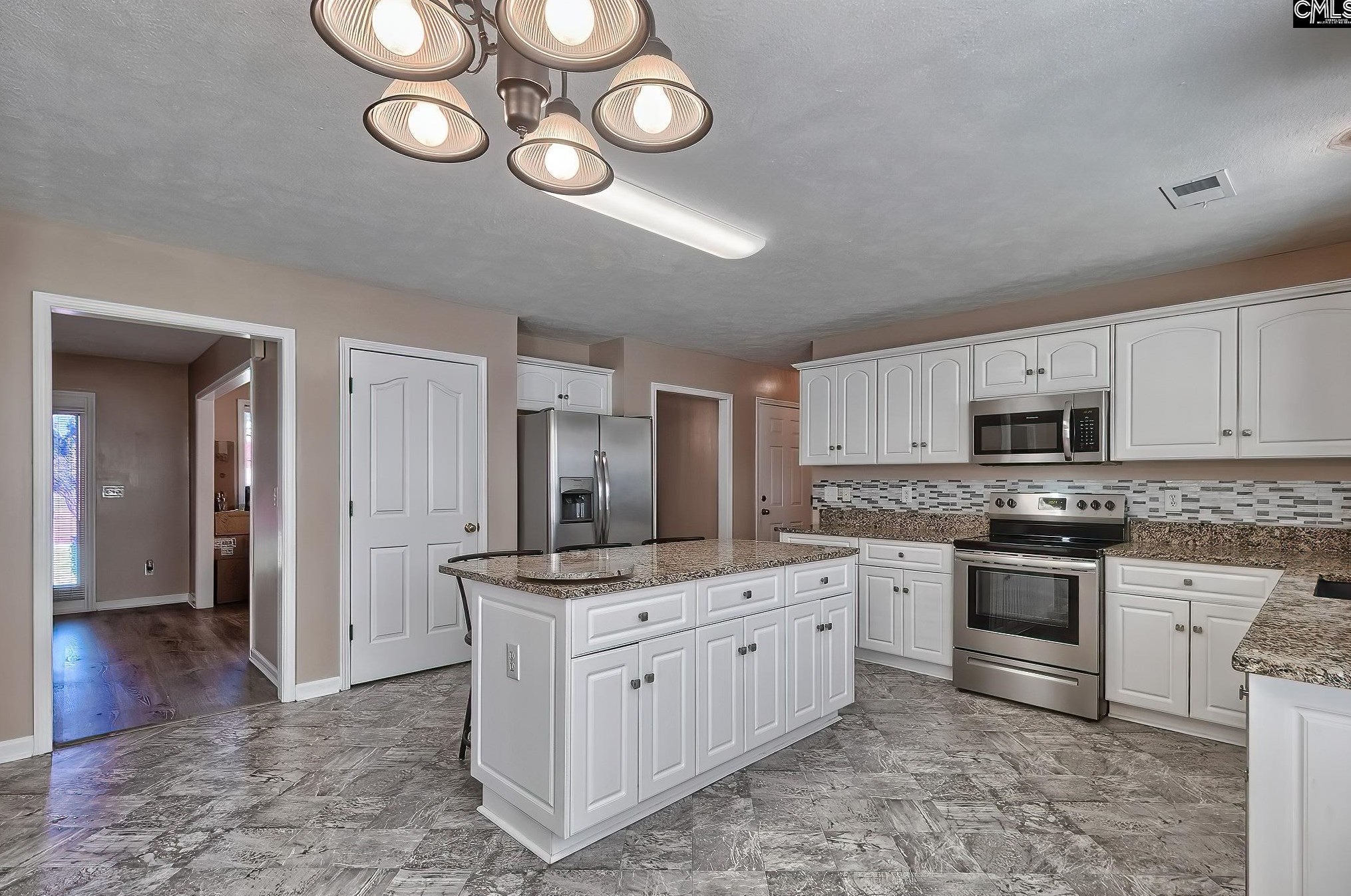 121 Grandview Cir, Columbia SC 29229-9563 exterior