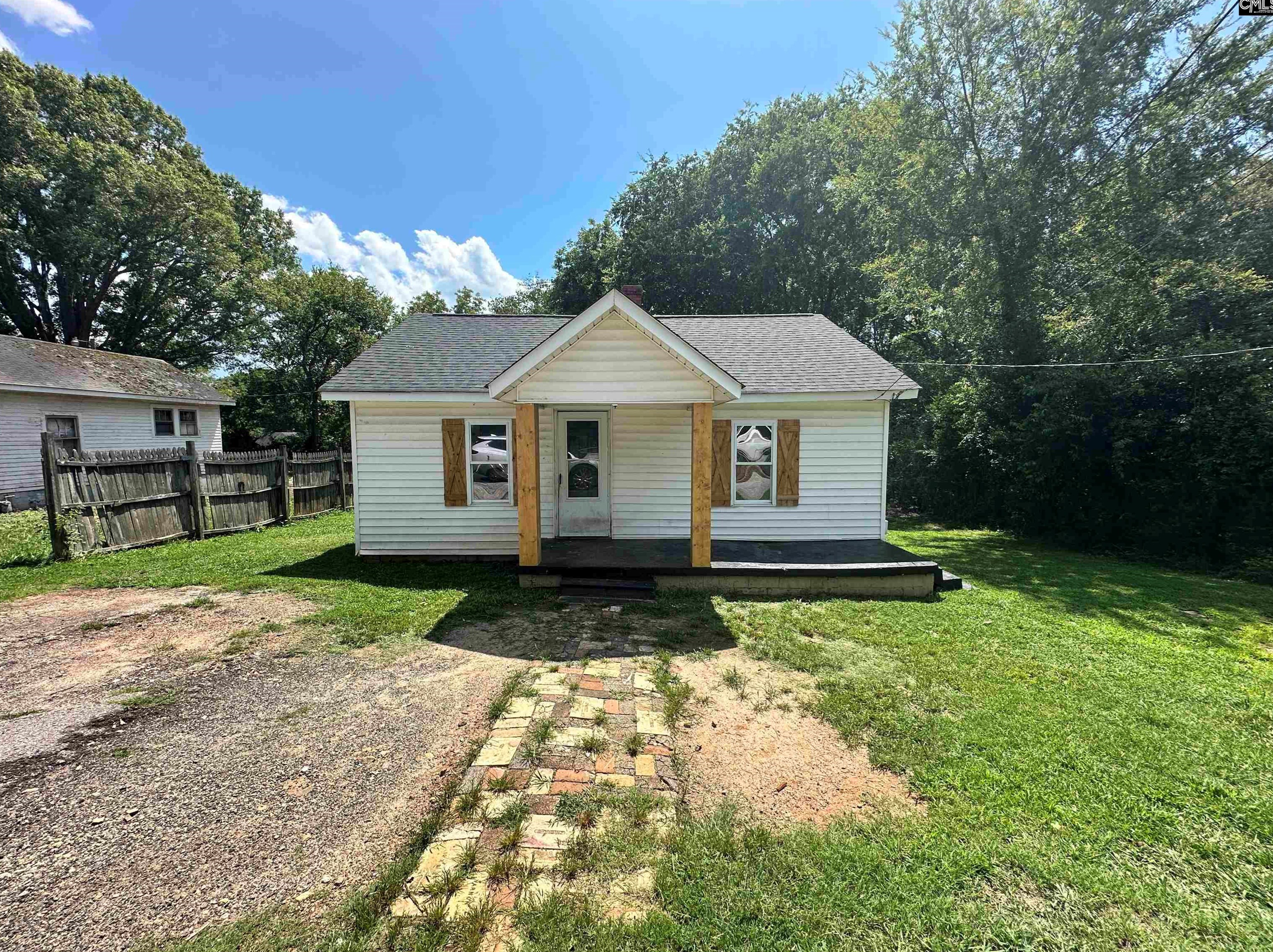 155 Camp St, Laurens, SC 29360