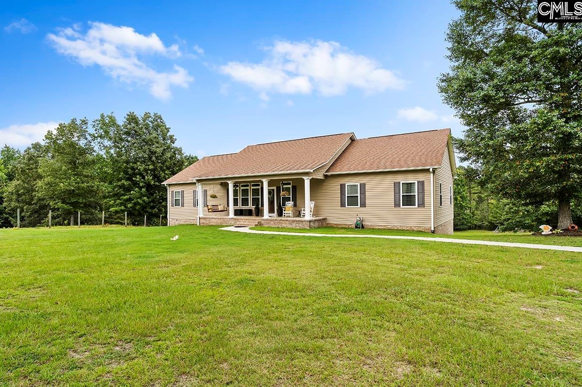 408 Miller Rd, Hodges, SC 29653