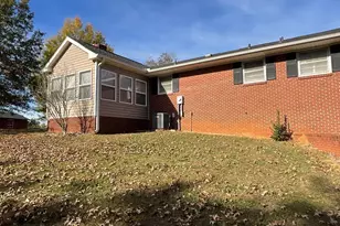 3221 Leeds Rd, Chester, SC 29706 - Photo 2